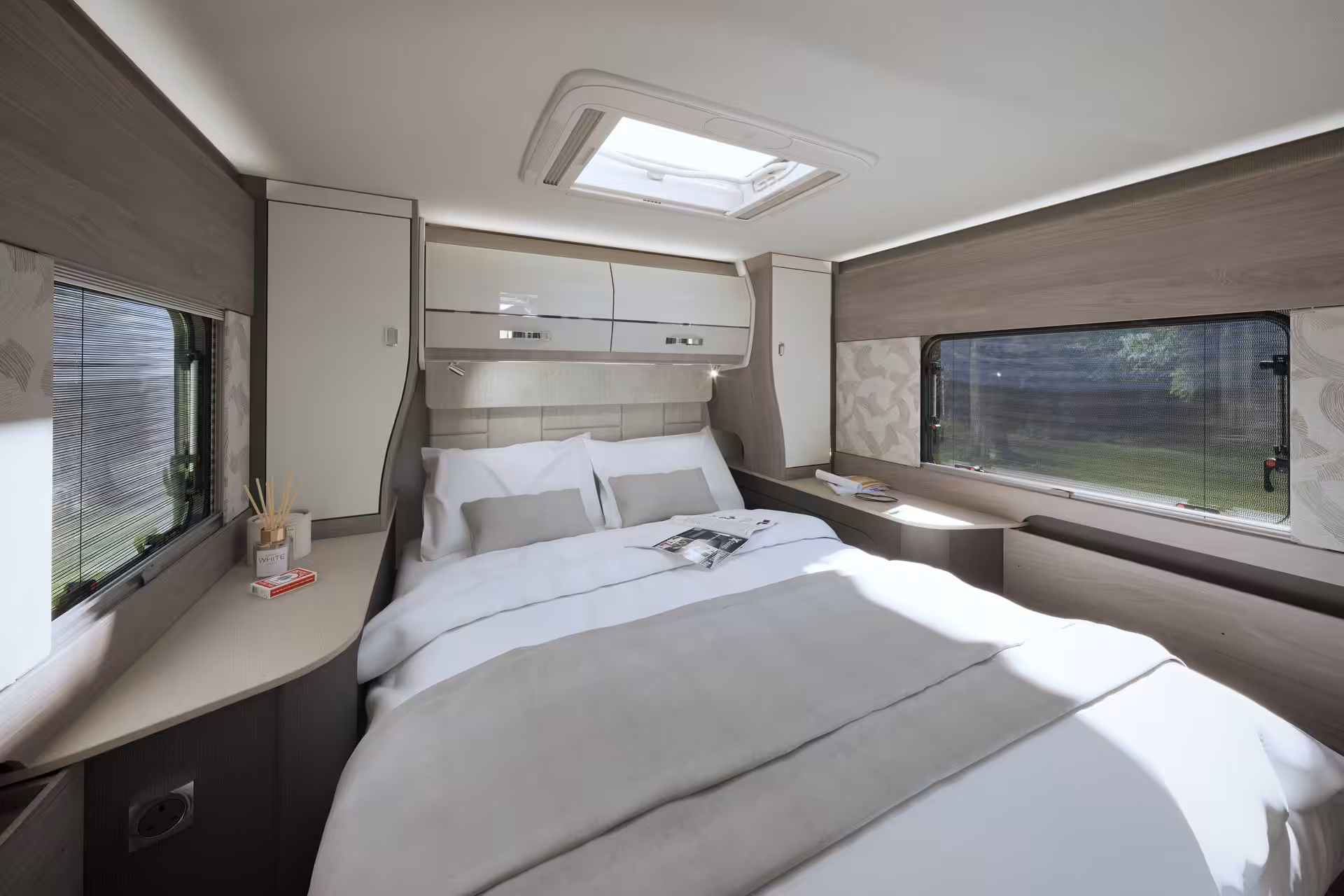 2027 Kontiki 894 Bedroom SS 22 06 2026 1920x1920 1