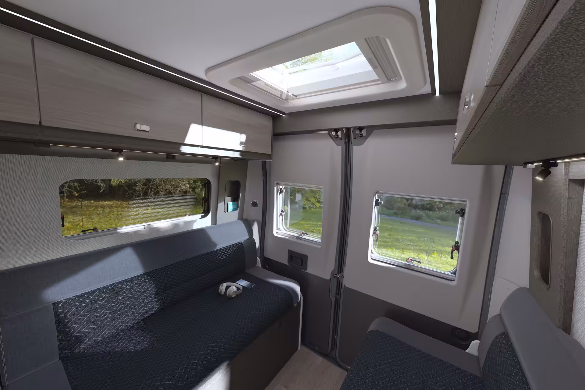 2027 Merlin 144 RearLounge 21 05 2026 1920x1920 1