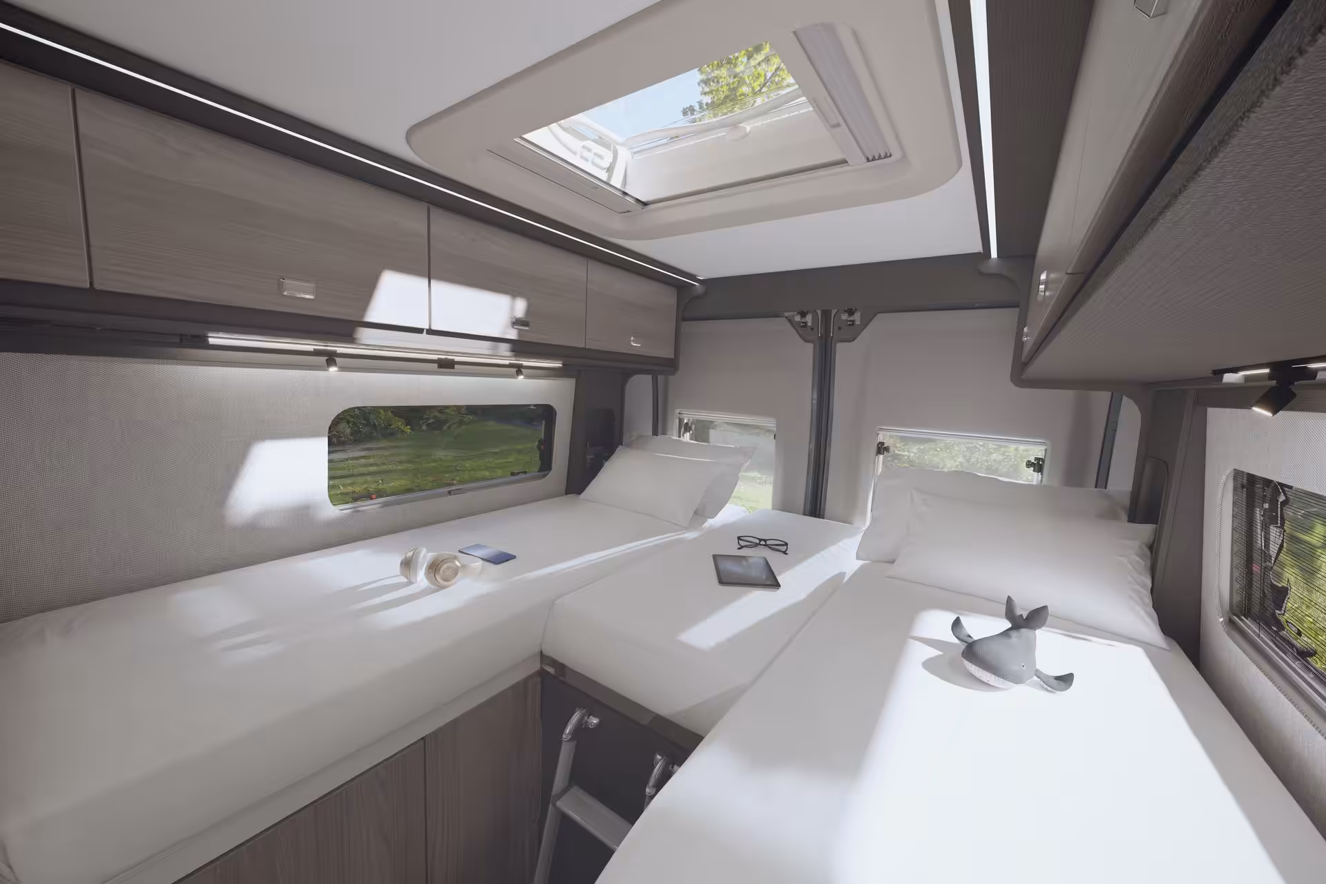 2027 Merlin 174 Bedroom SS 08 06 2026 1920x1920 1