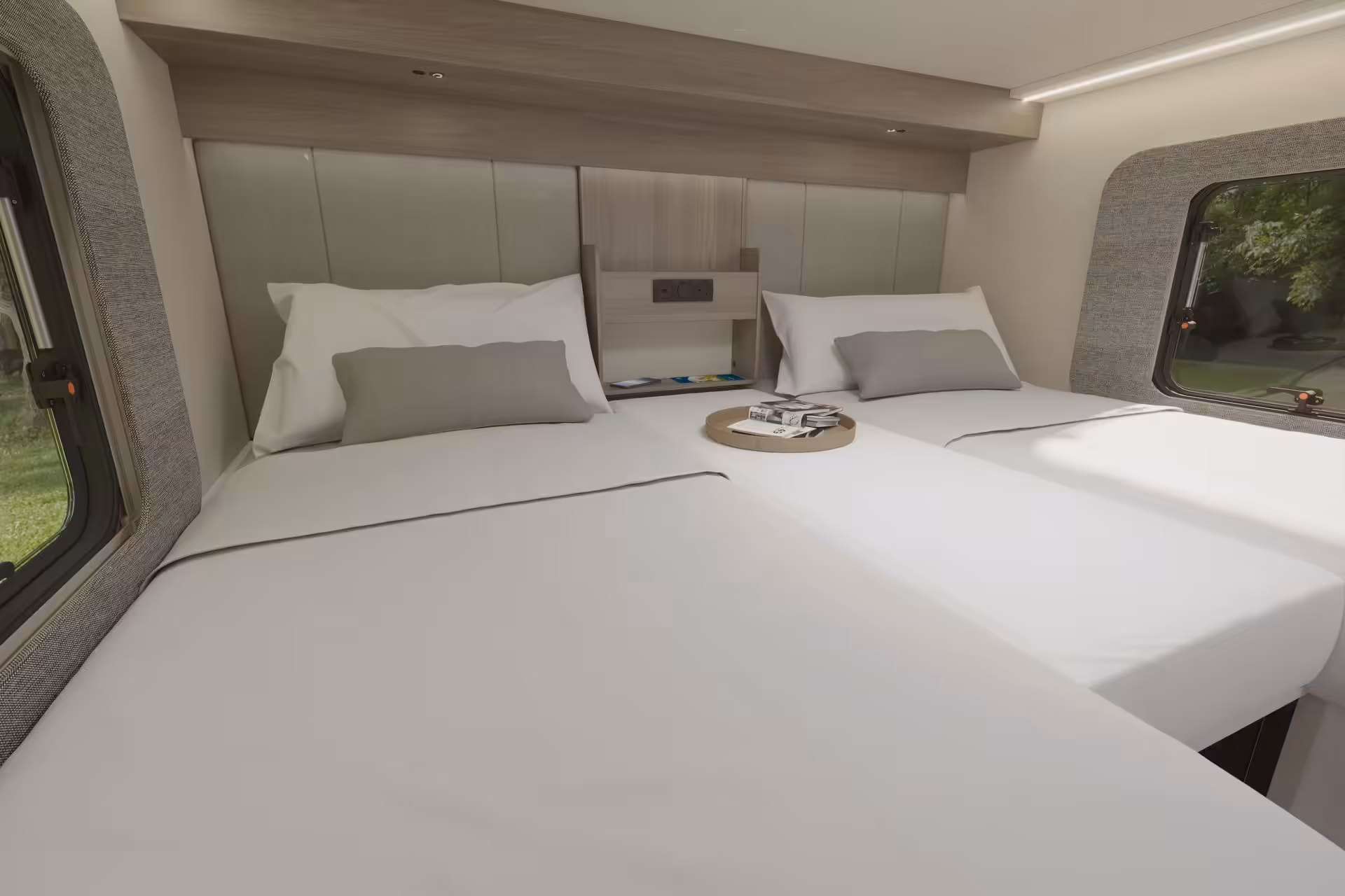 2027 Voyager 584 Bedroom SS 18 06 2026 1920x1920 1