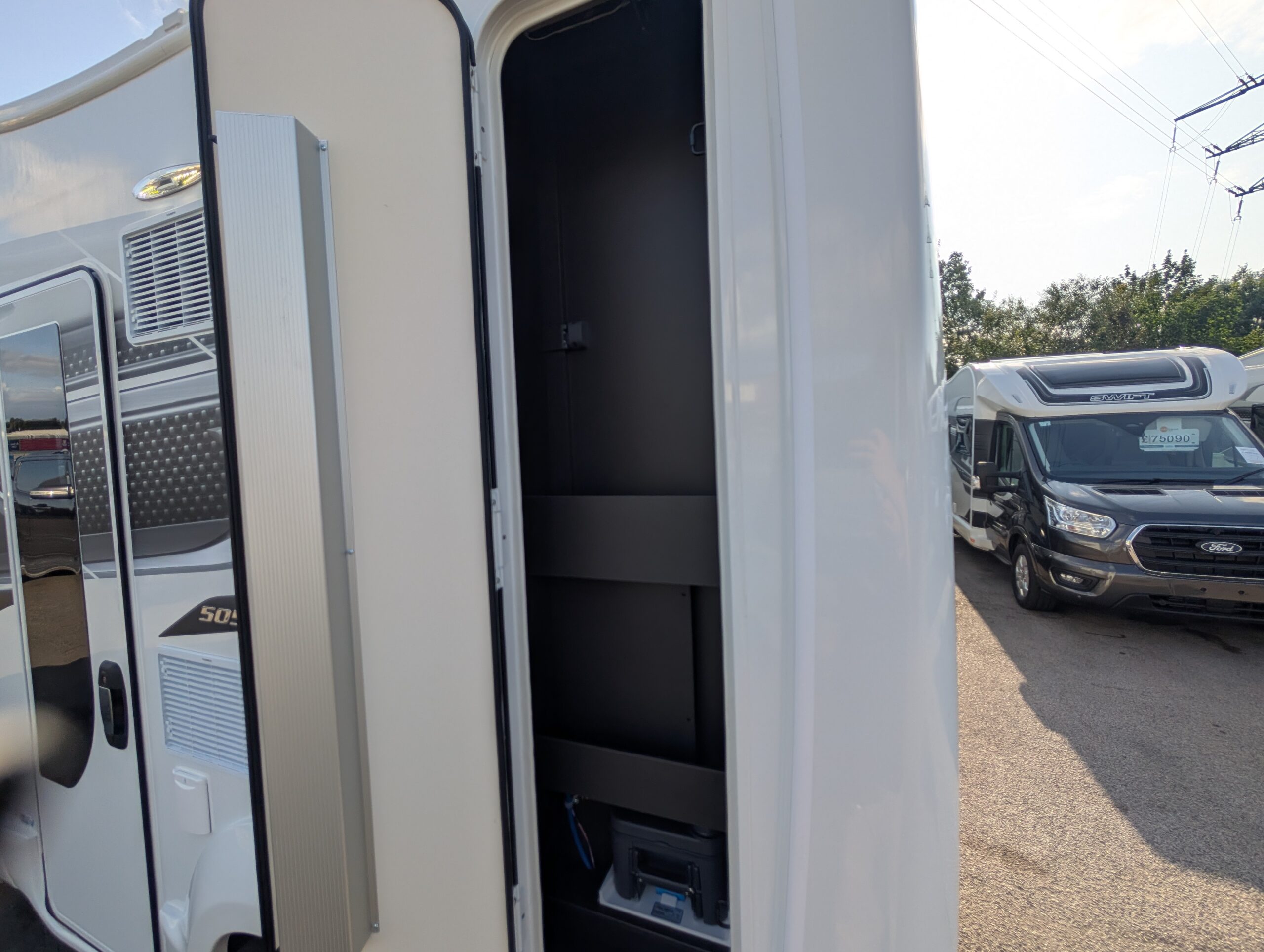 PXL 20250805 161653645