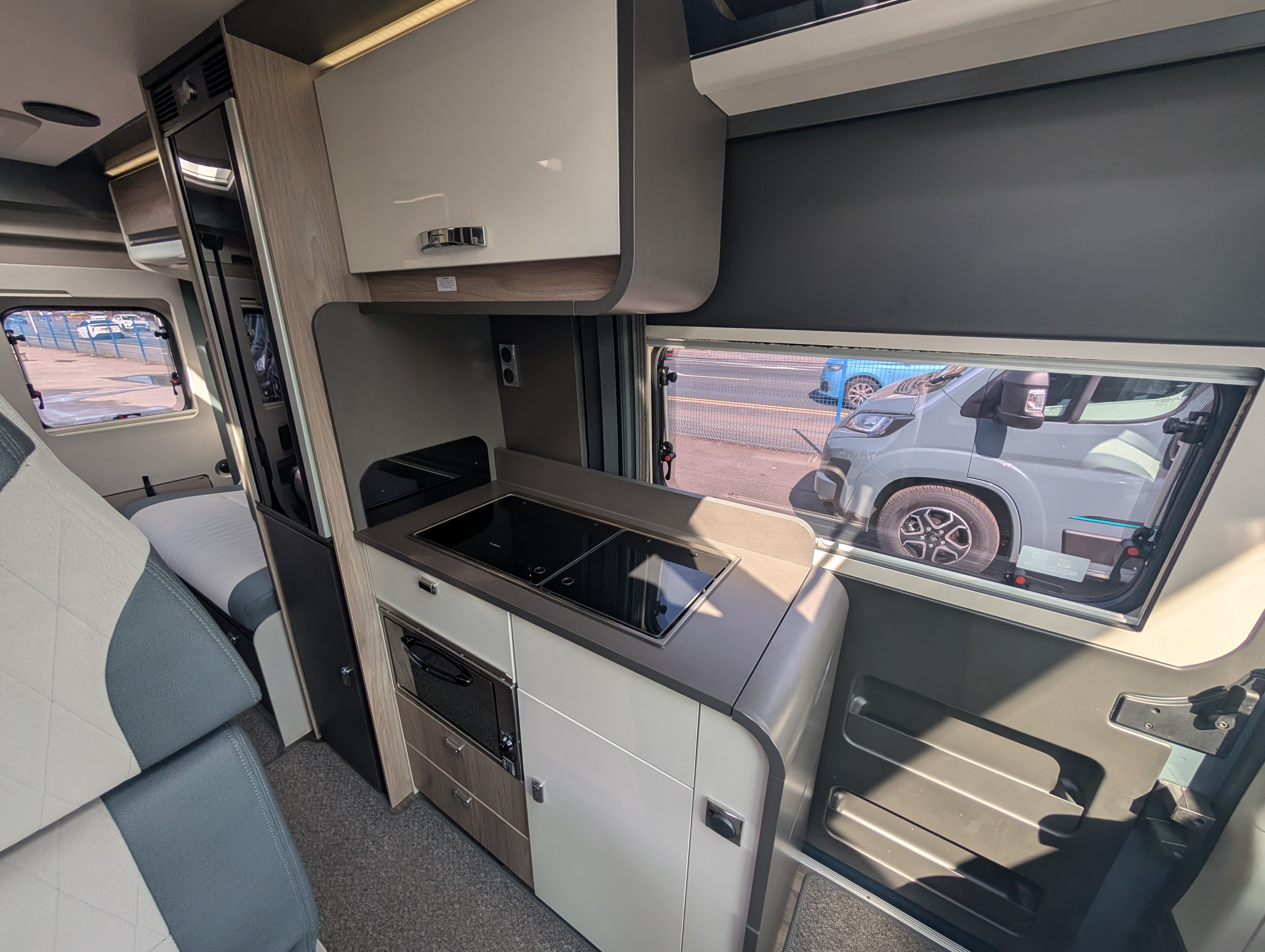 PXL 20250812 135922380