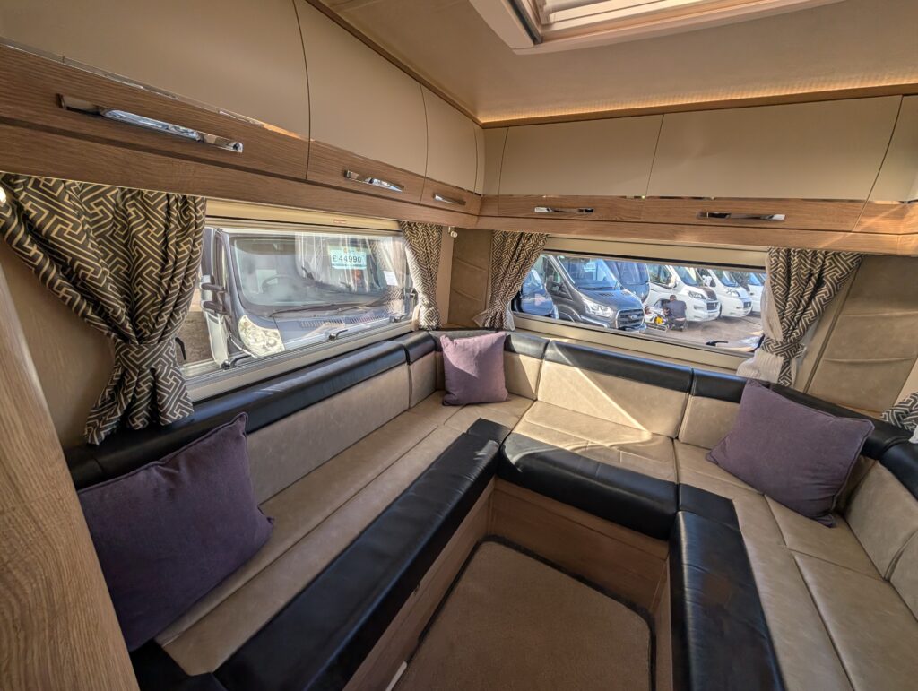 PXL 20251028 120641079