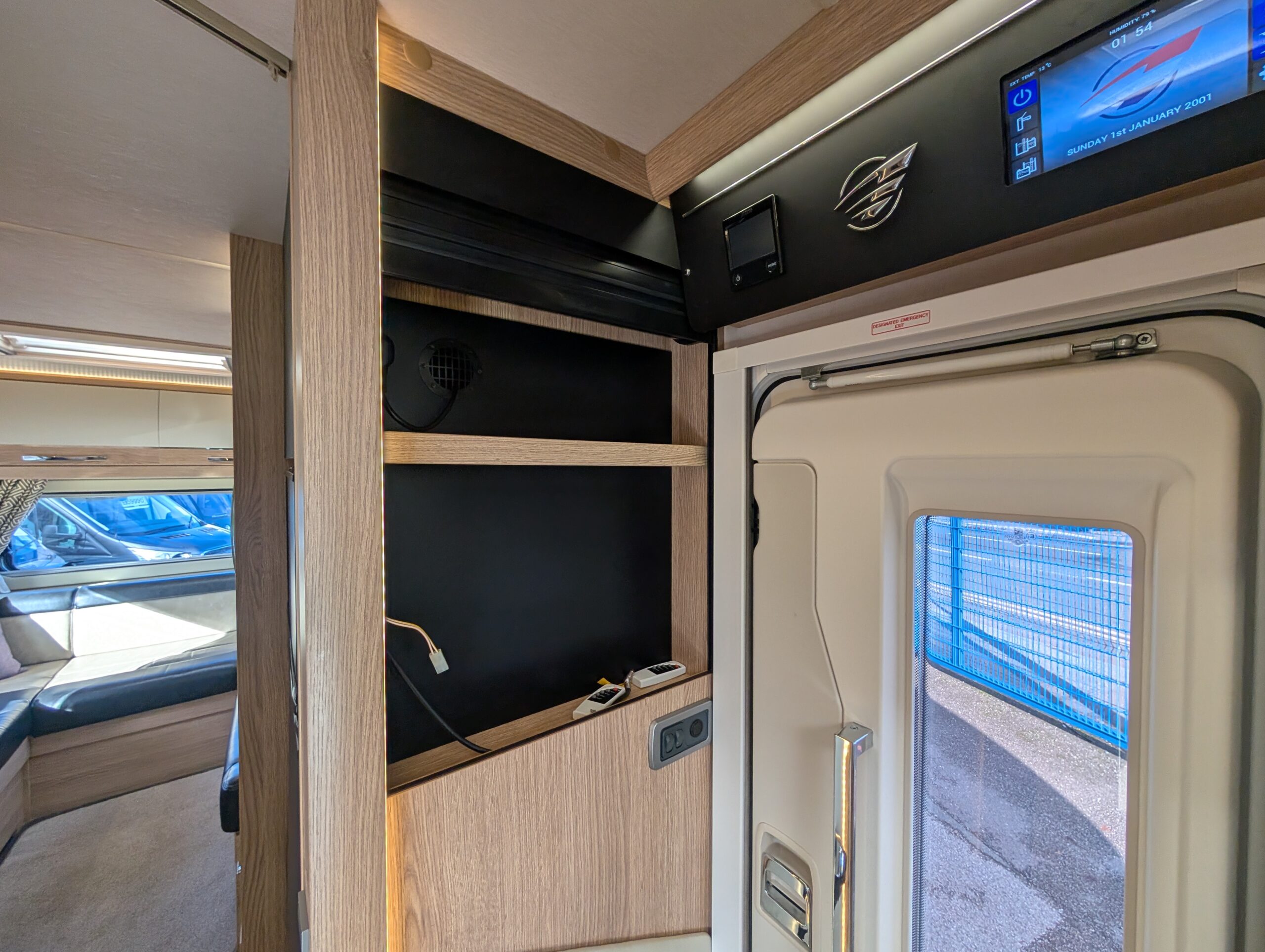 PXL 20251028 120703824