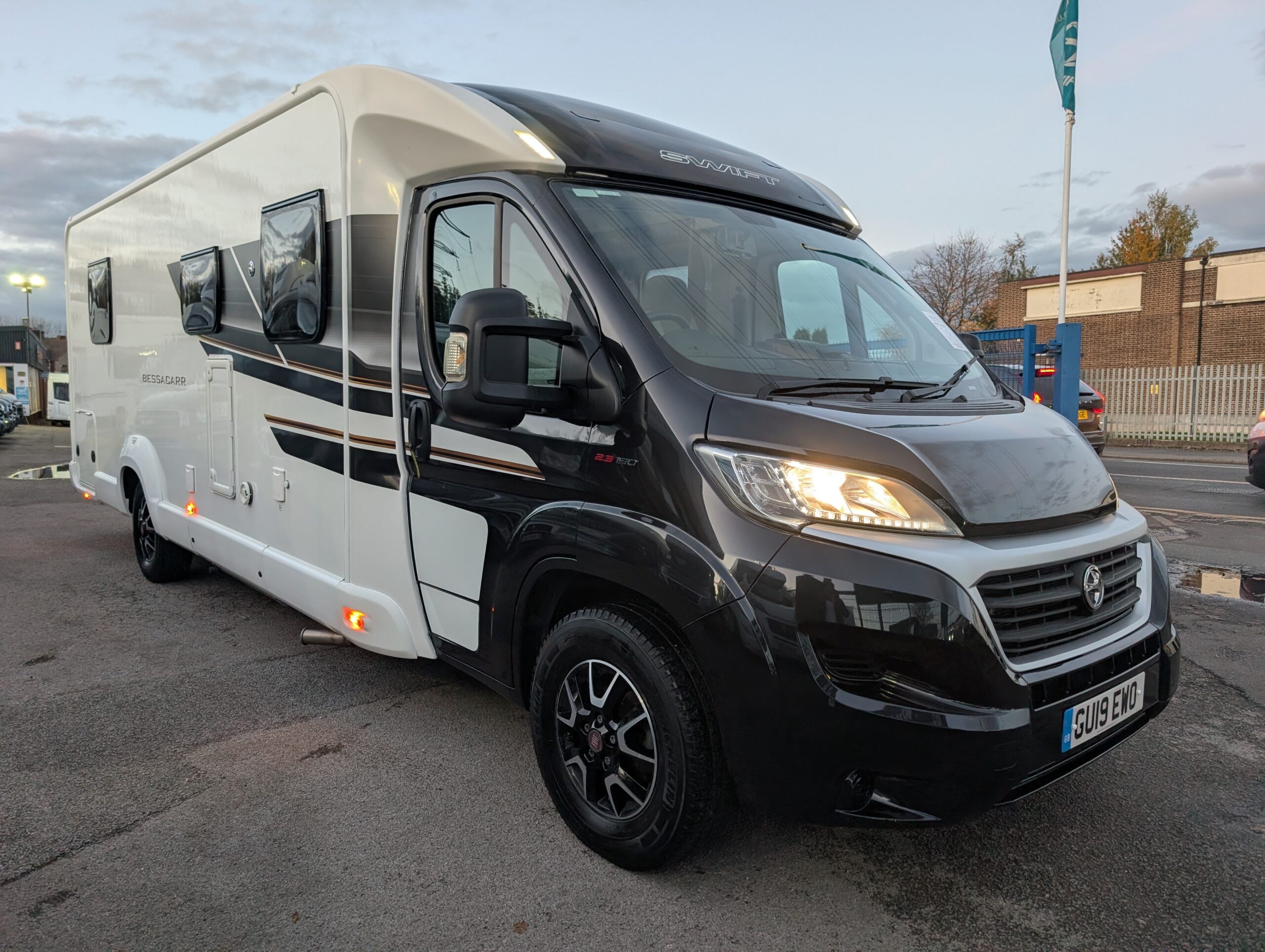 PXL 20251028 165319887