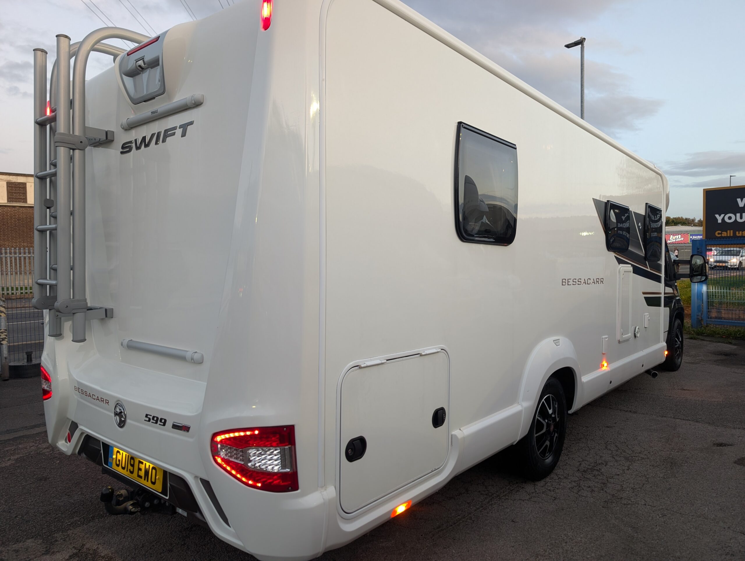 PXL 20251028 165329527.MP