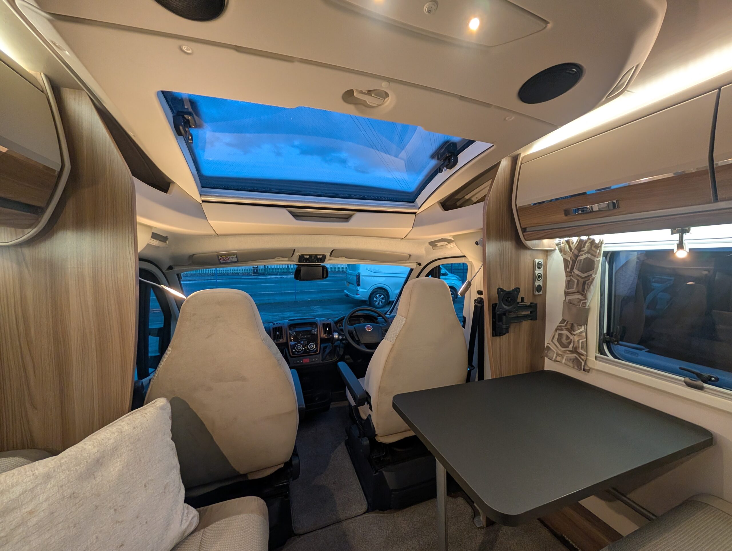 PXL 20251028 165659743