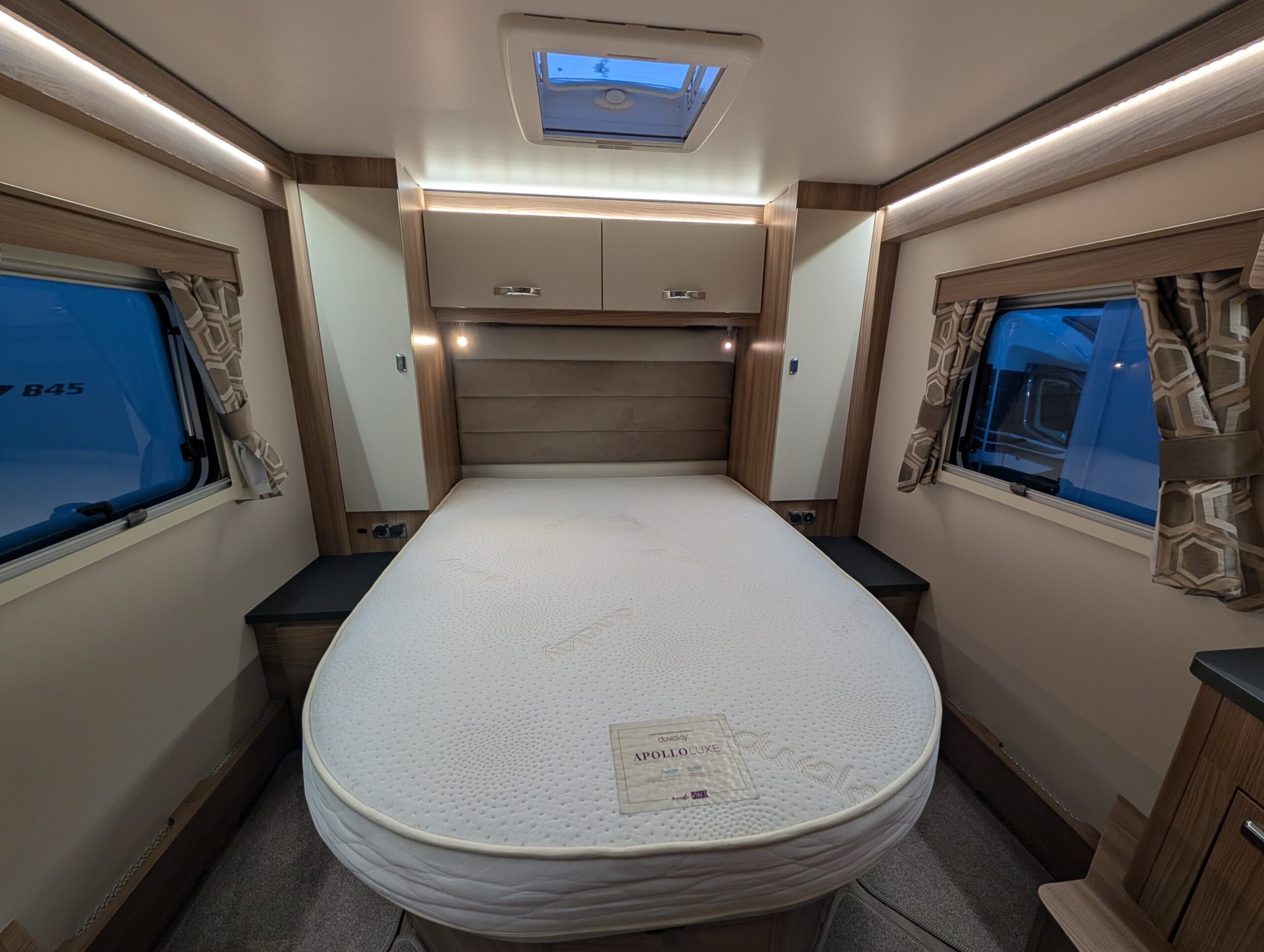 PXL 20251028 165802824