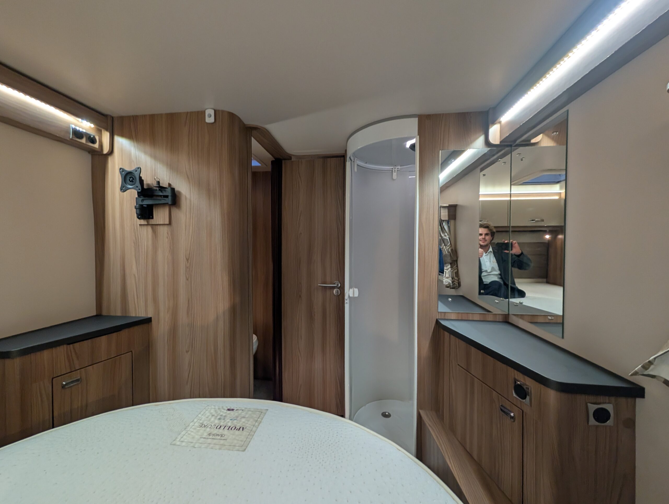 PXL 20251028 165836565