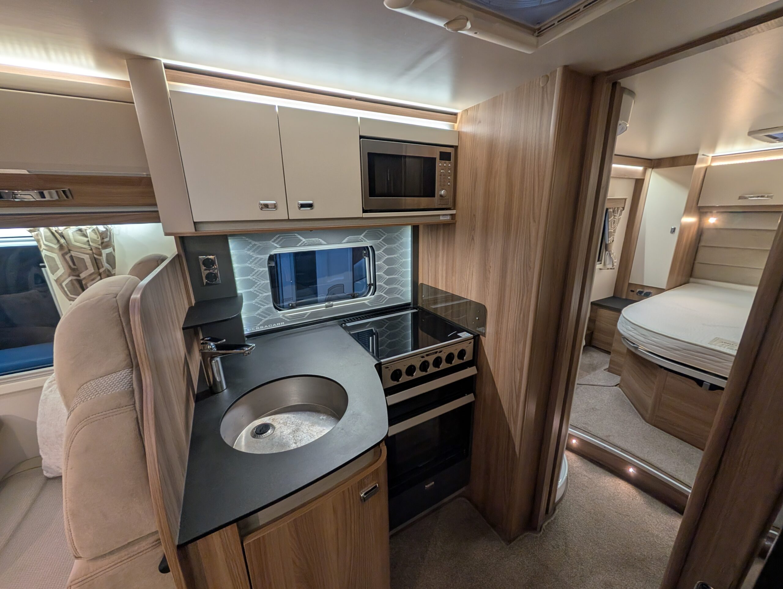 PXL 20251028 165859739