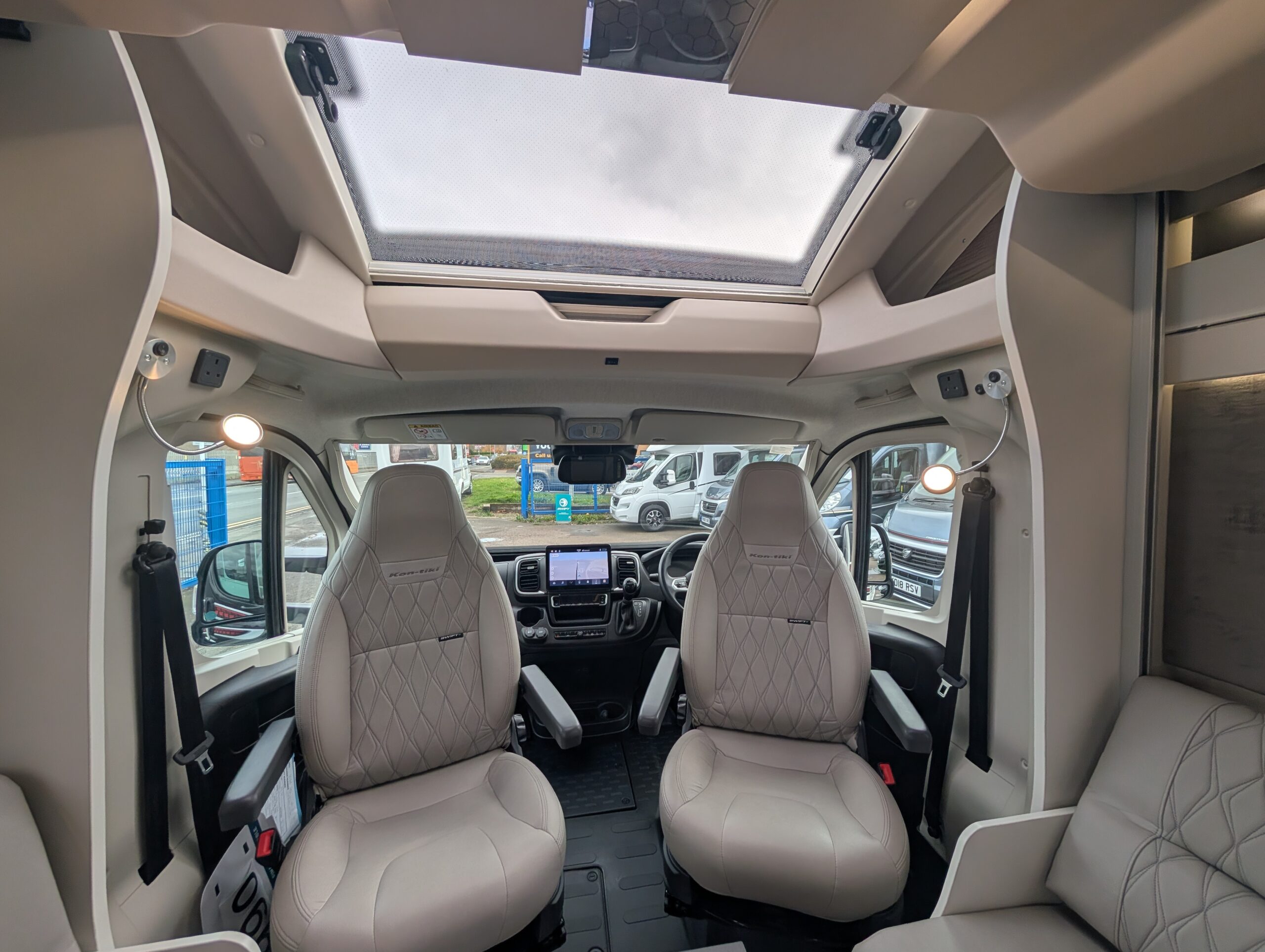 PXL 20251103 140002037