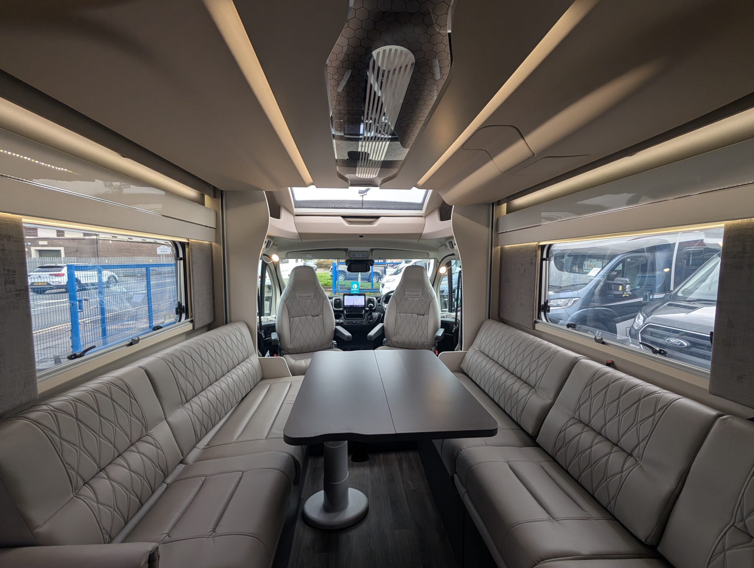 PXL 20251103 140023629