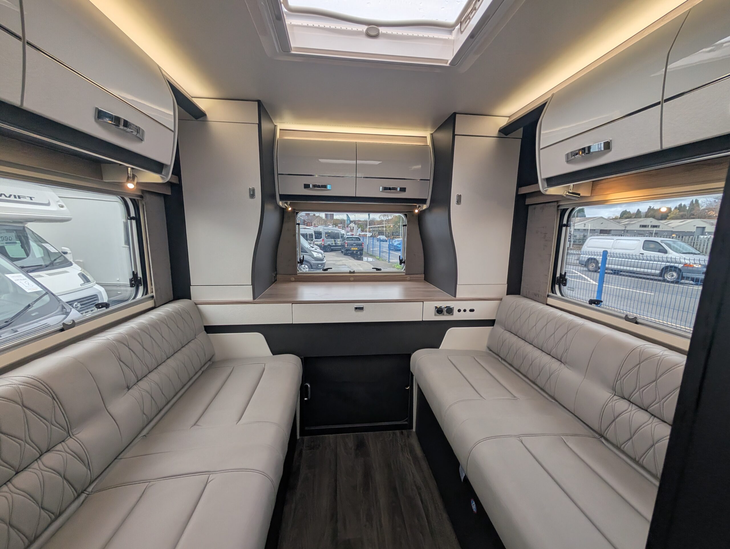 PXL 20251103 140031894