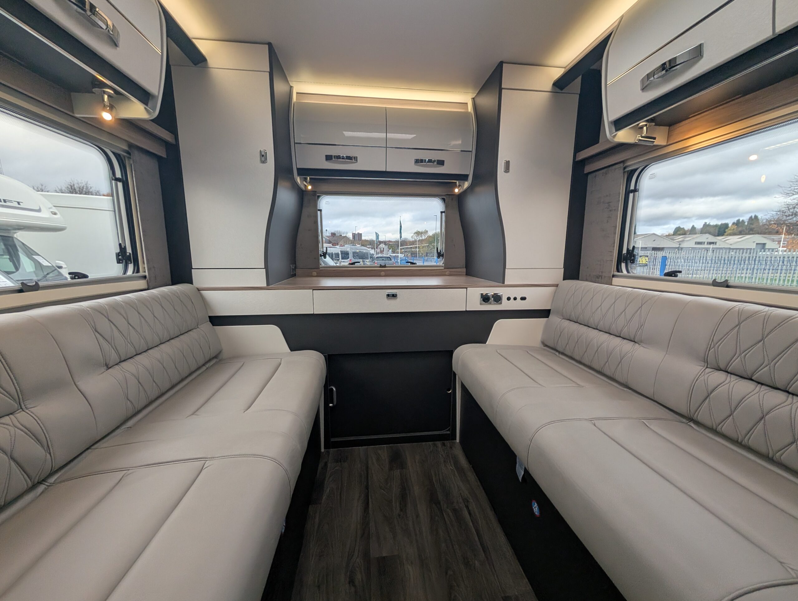 PXL 20251103 140033760