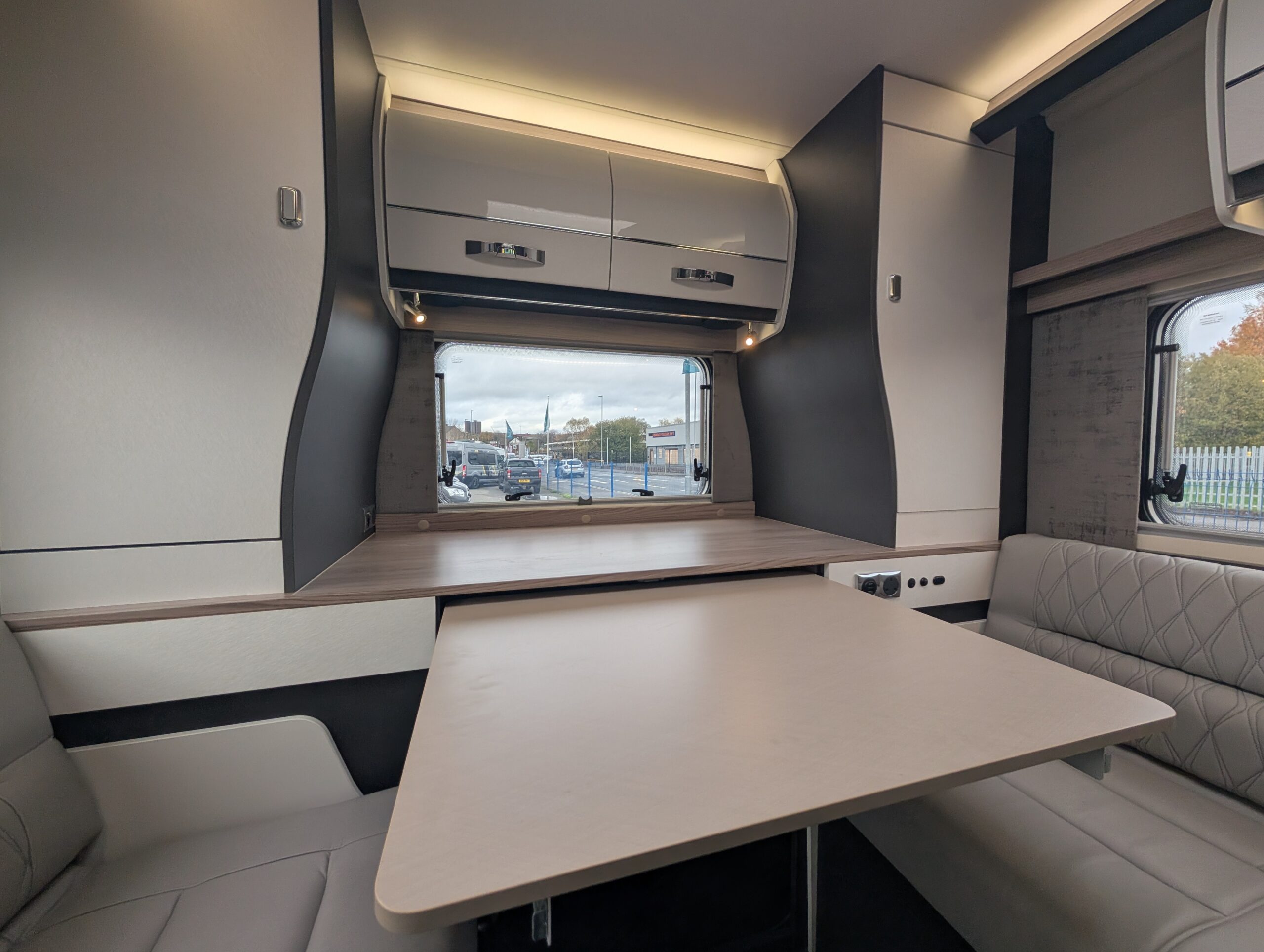 PXL 20251103 140051106