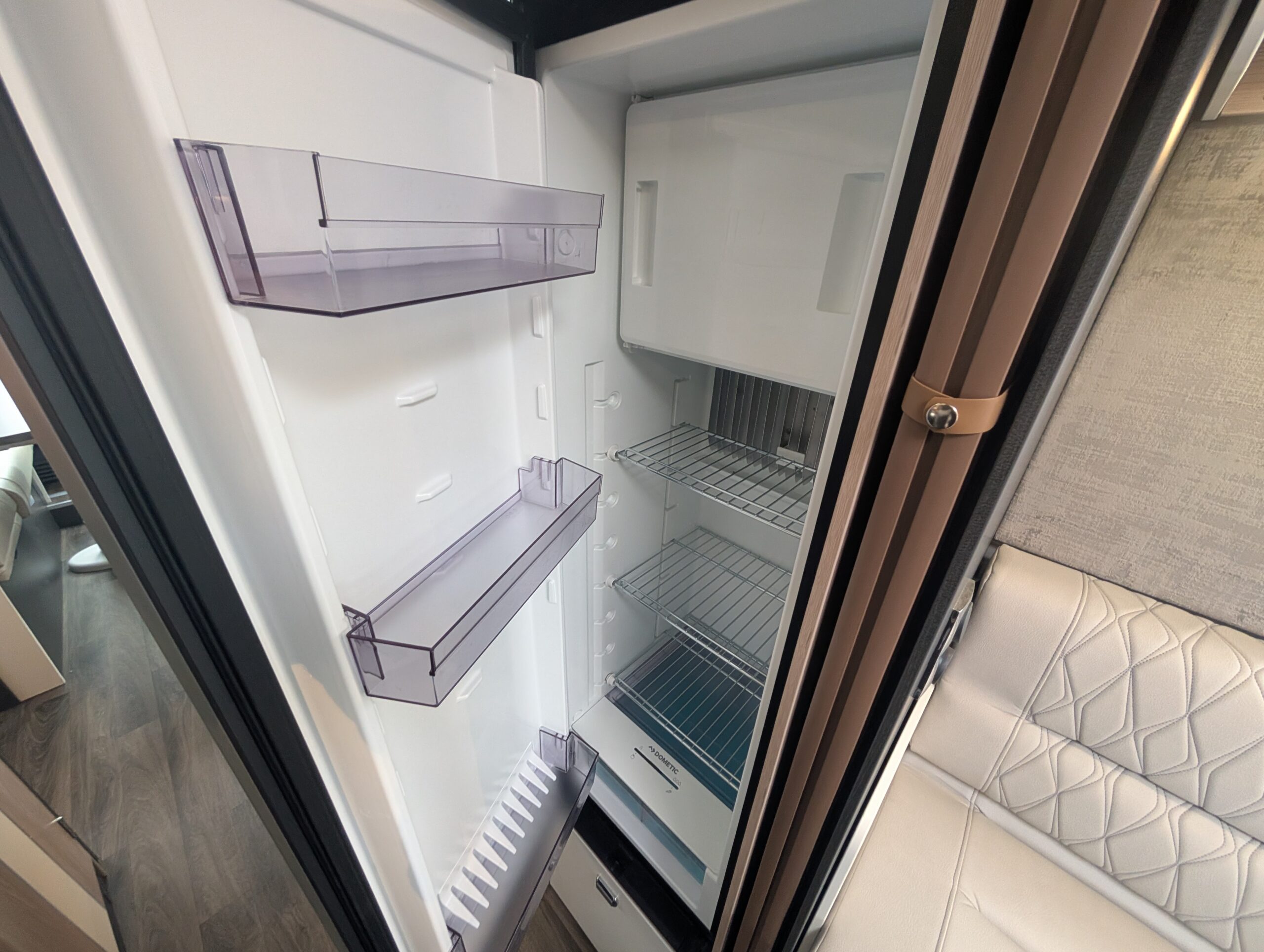 PXL 20251103 140100705