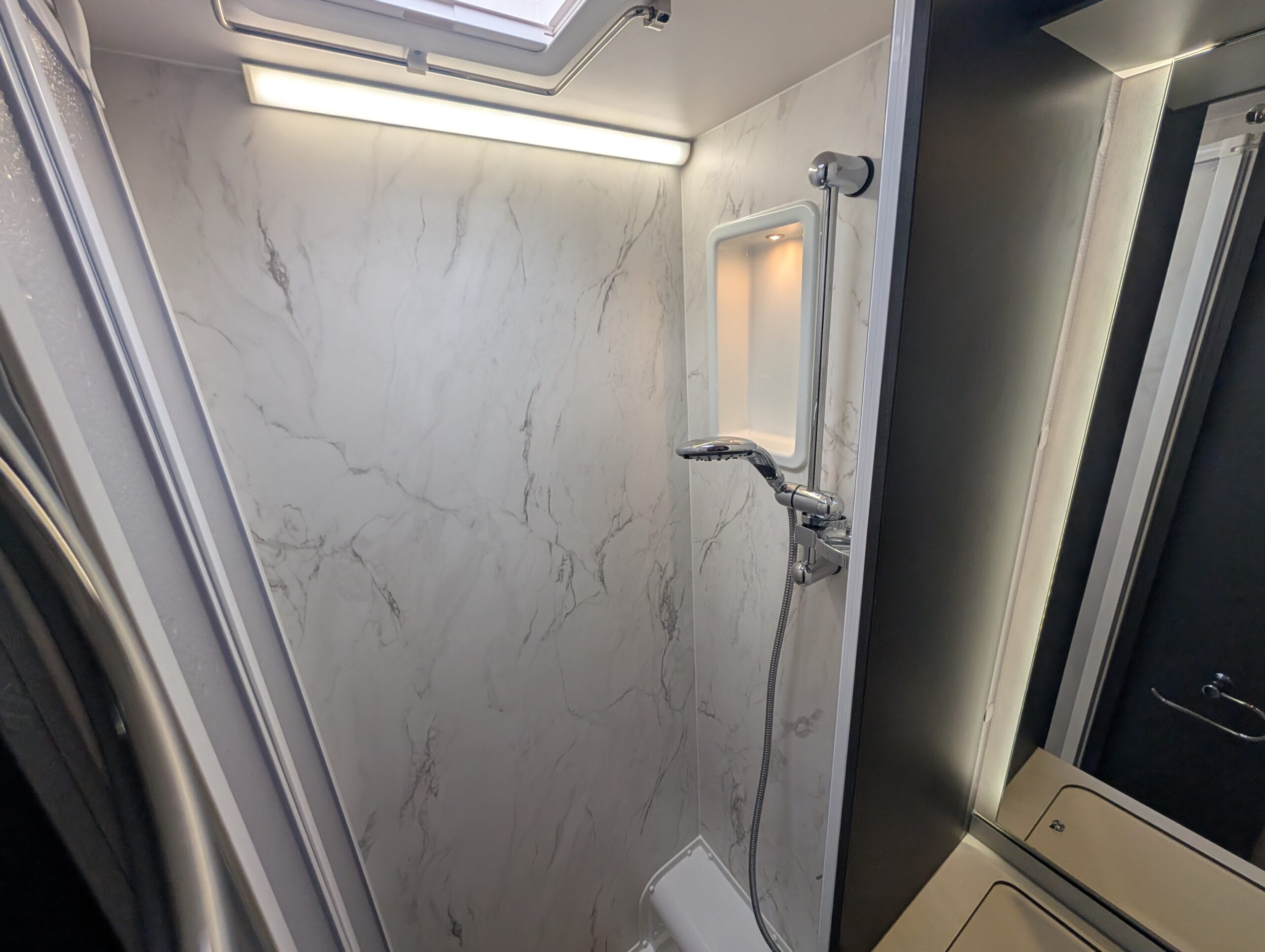 PXL 20251103 140122459