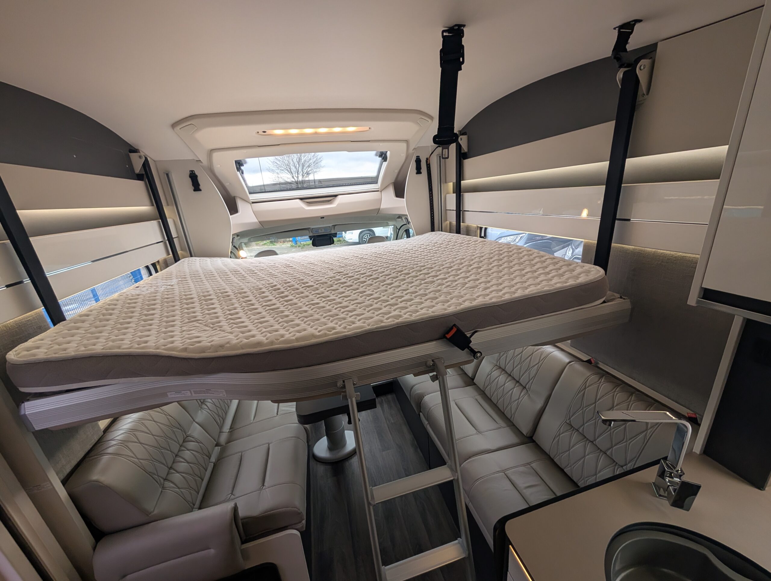 PXL 20251103 140247389