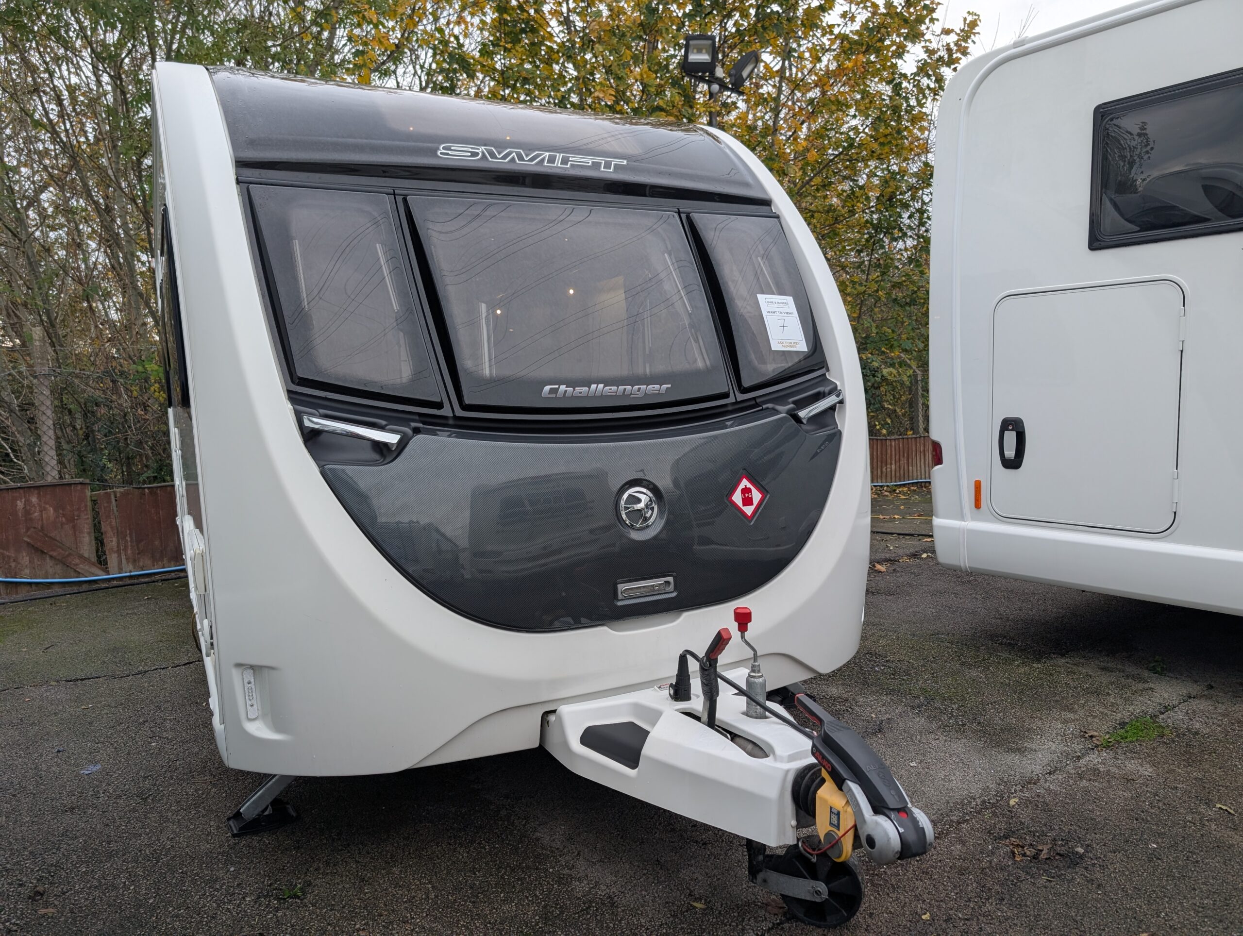 PXL 20251105 141419156