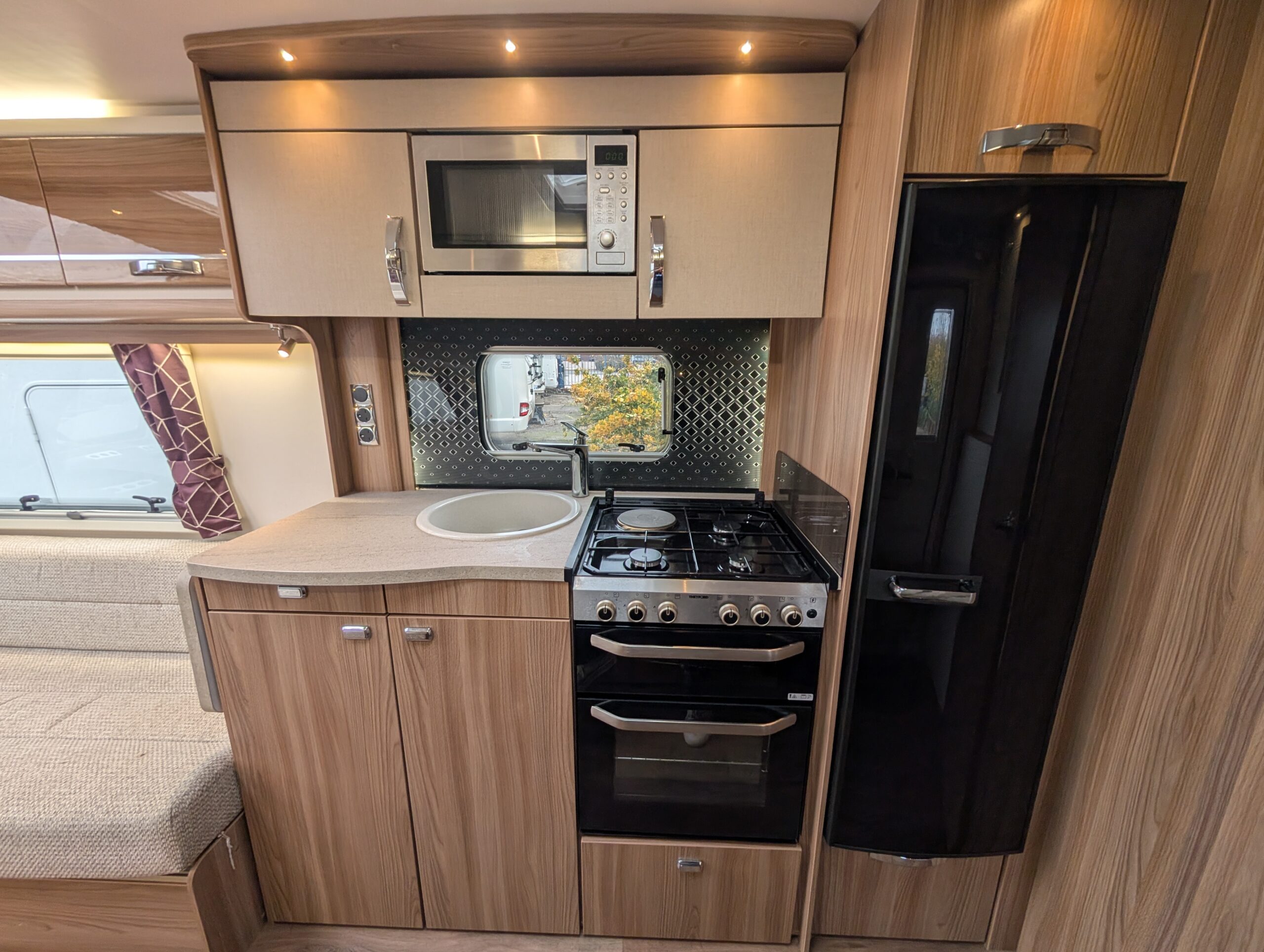 PXL 20251105 141508971