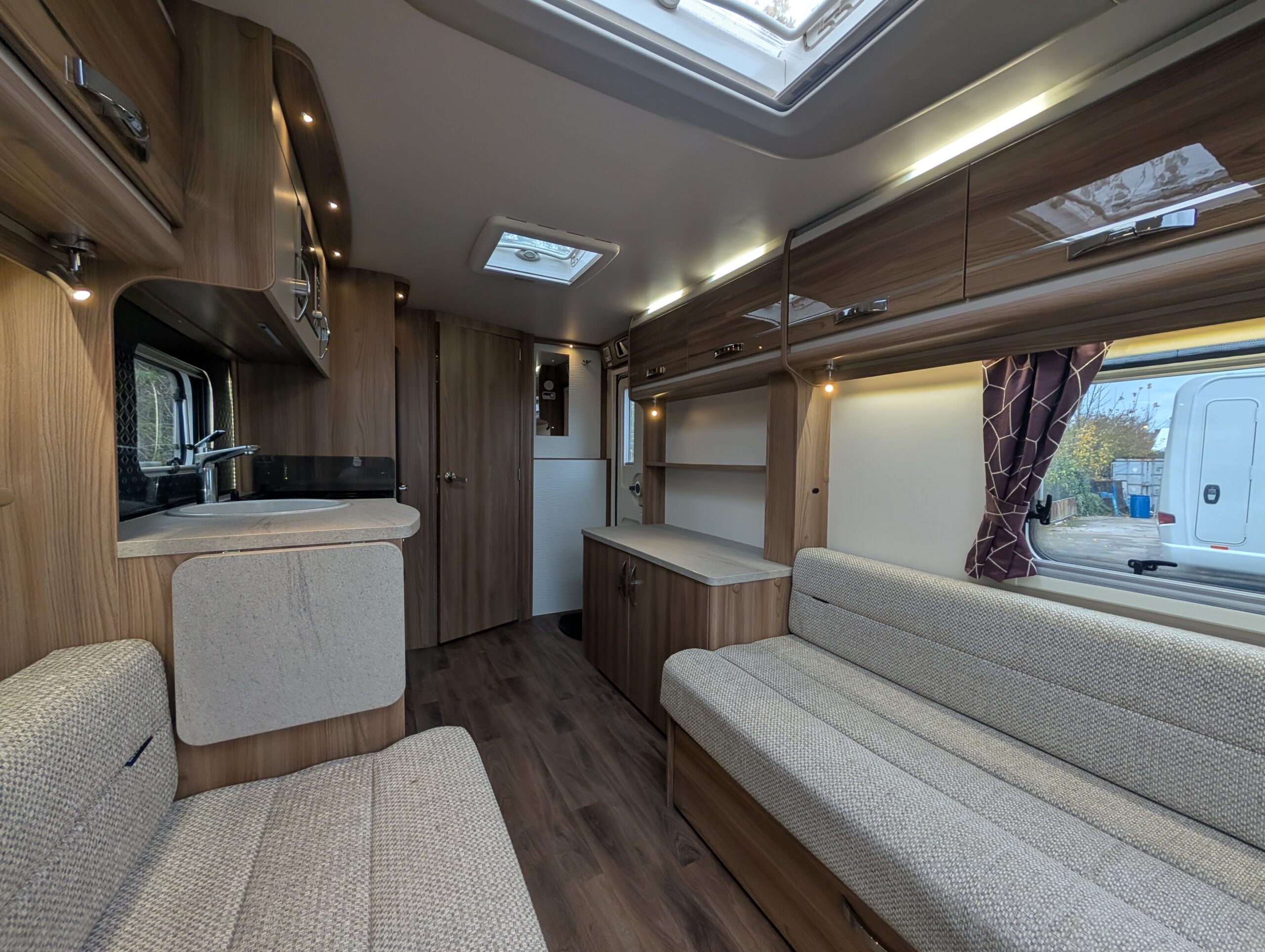 PXL 20251105 141519883