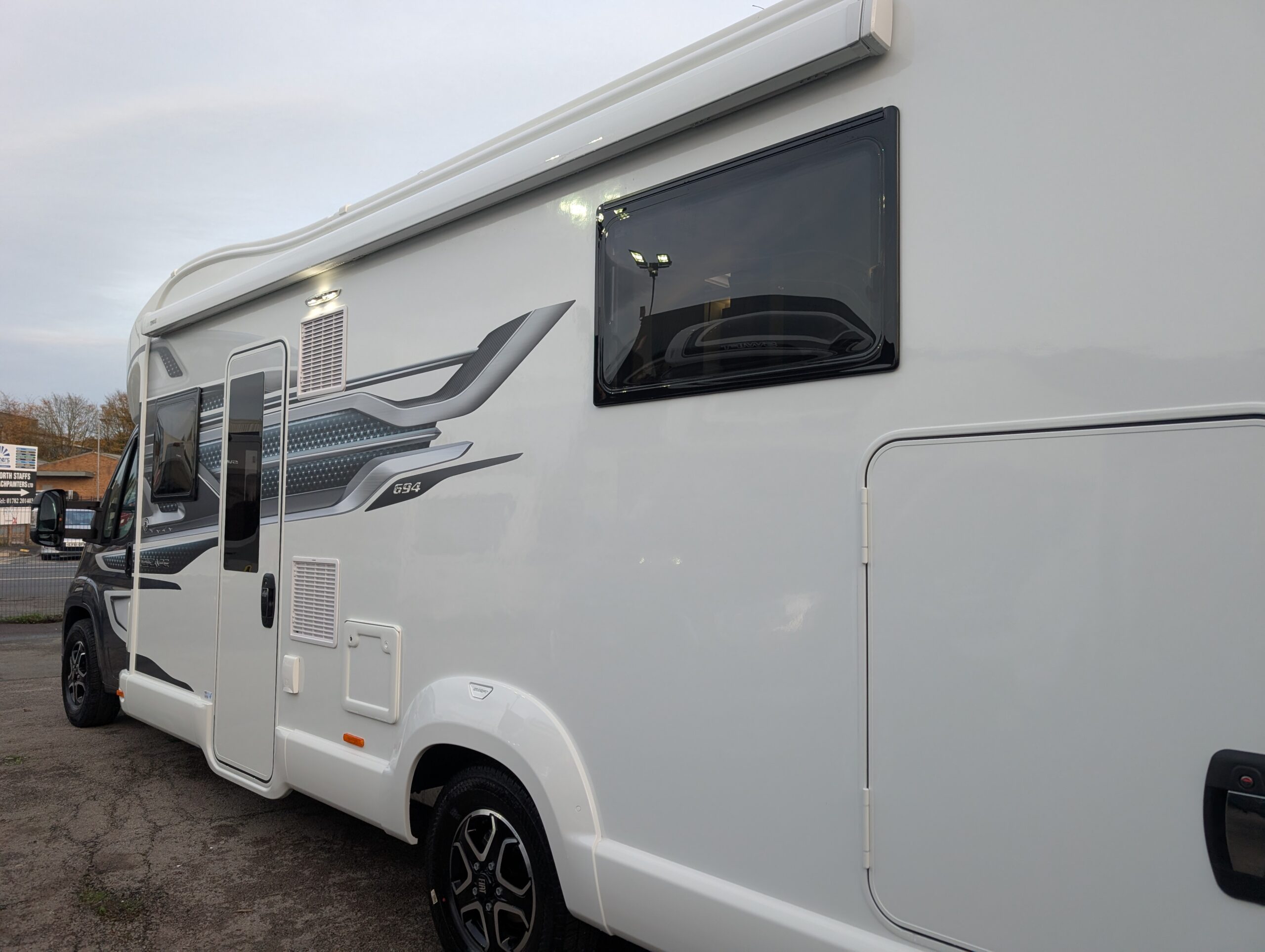 PXL 20251105 160302705