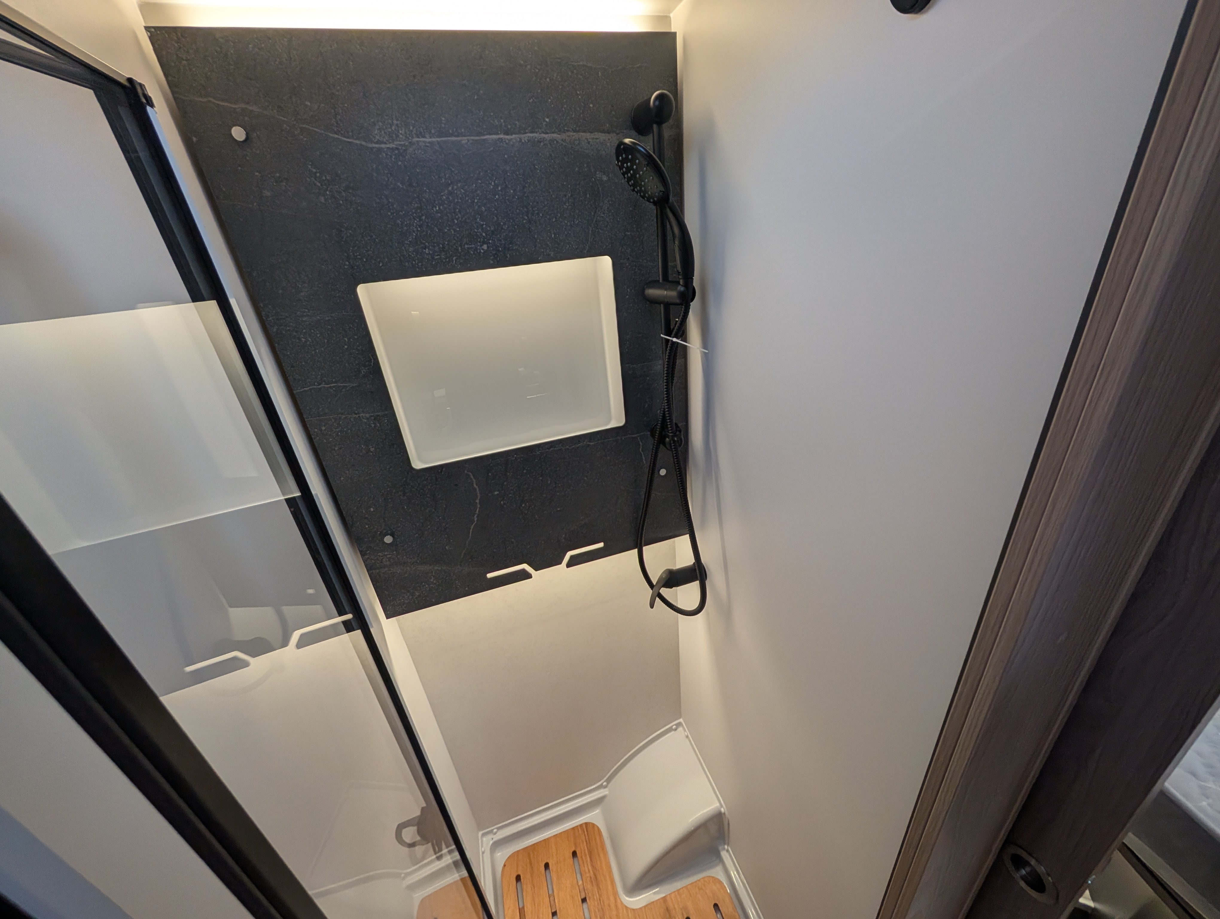 PXL 20251105 160415563