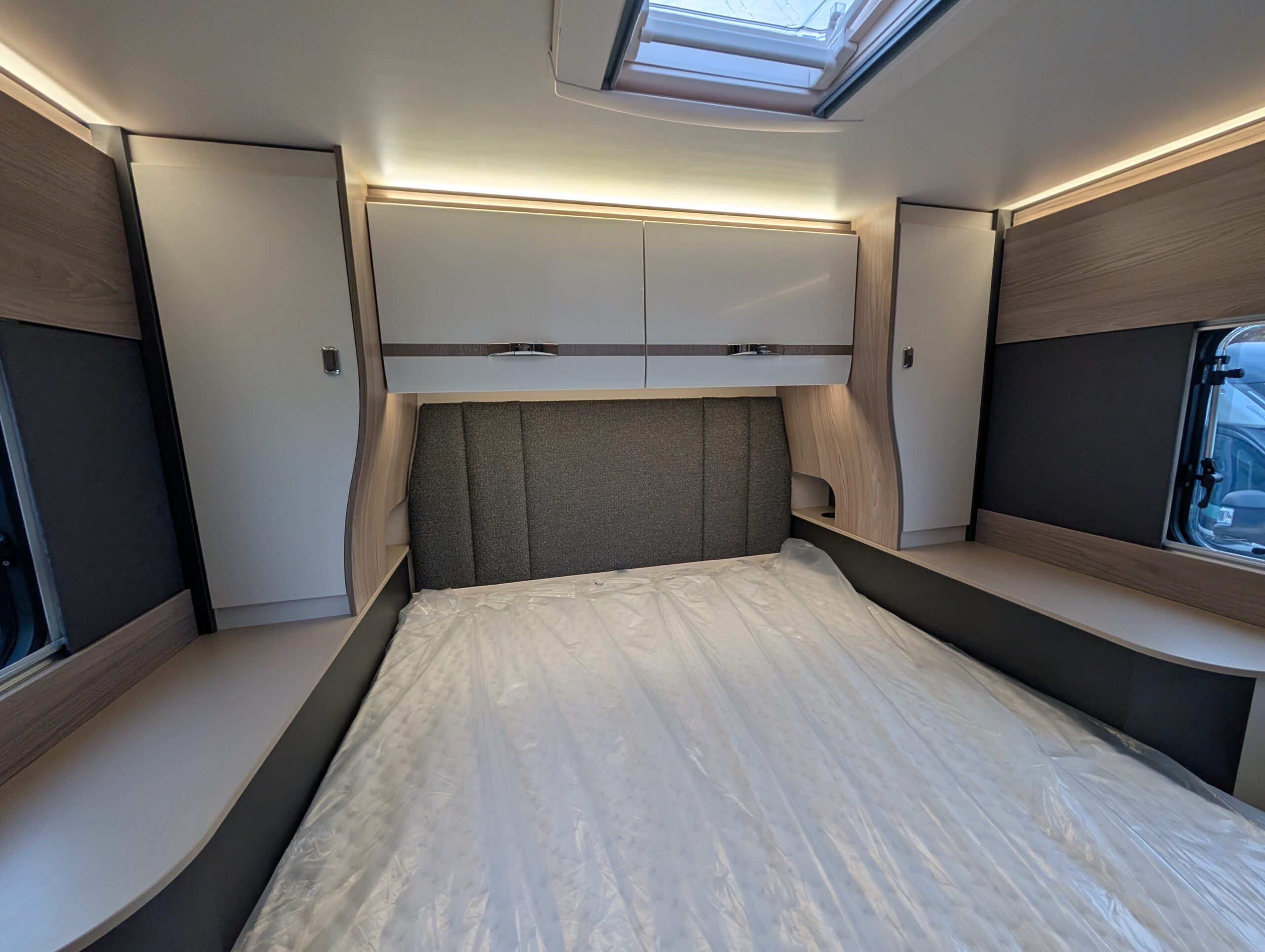 PXL 20251105 160418431