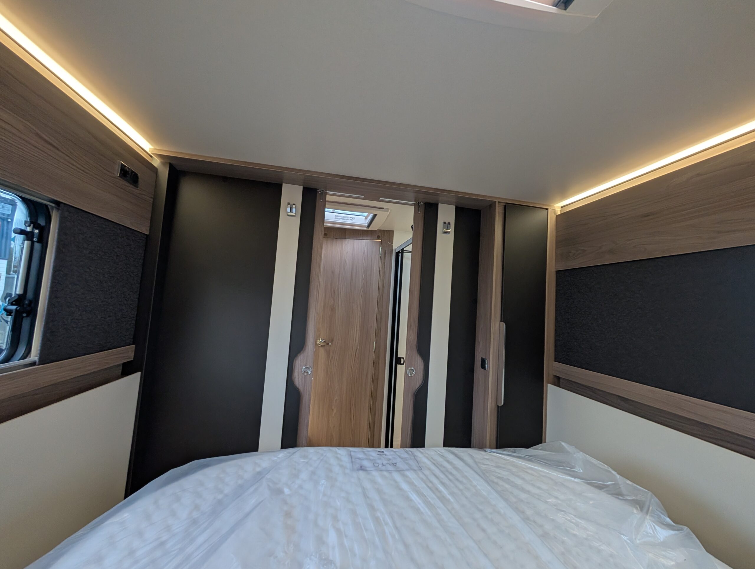 PXL 20251105 160427442