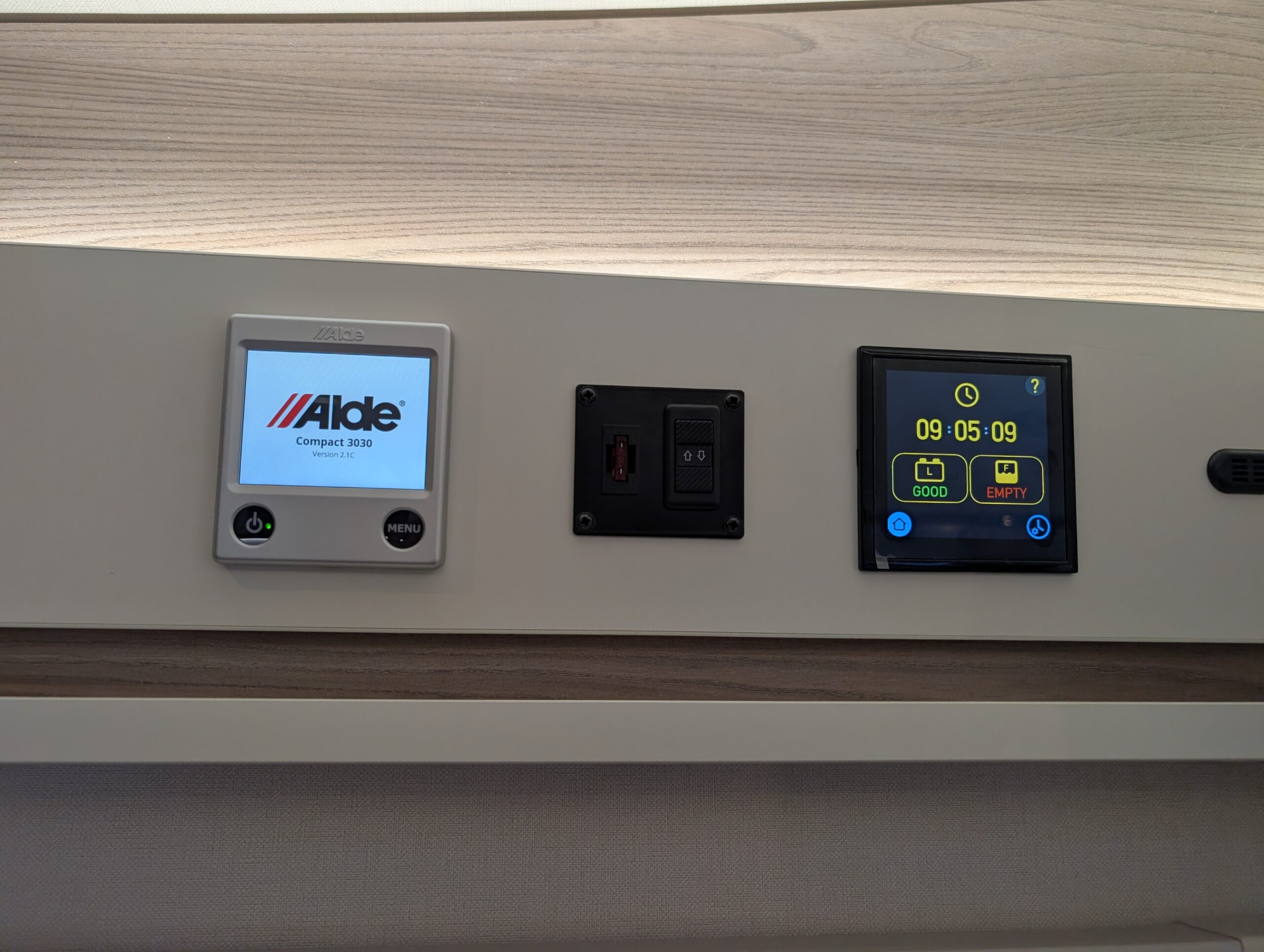 PXL 20251105 160504433