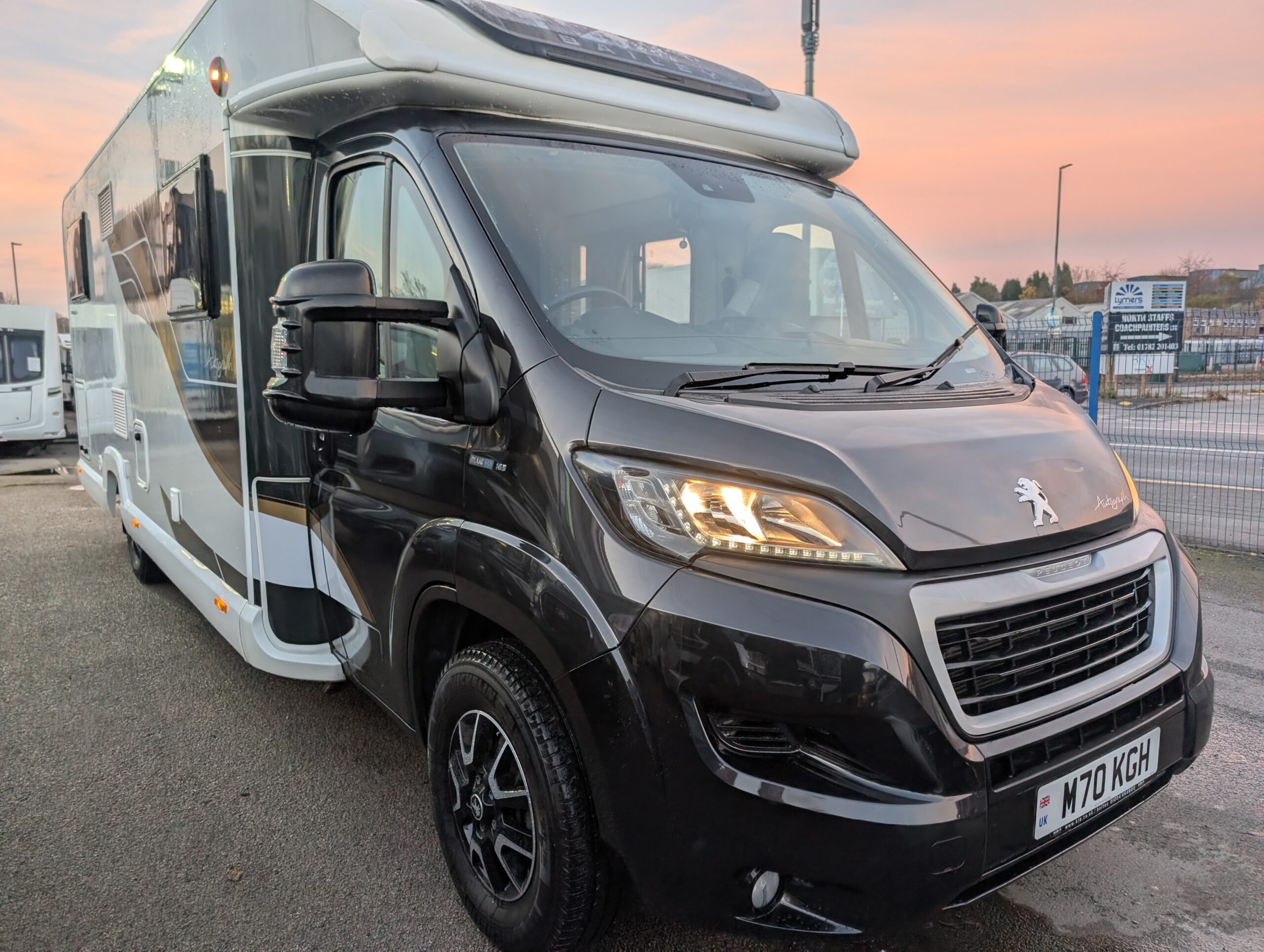 PXL 20251106 162802624