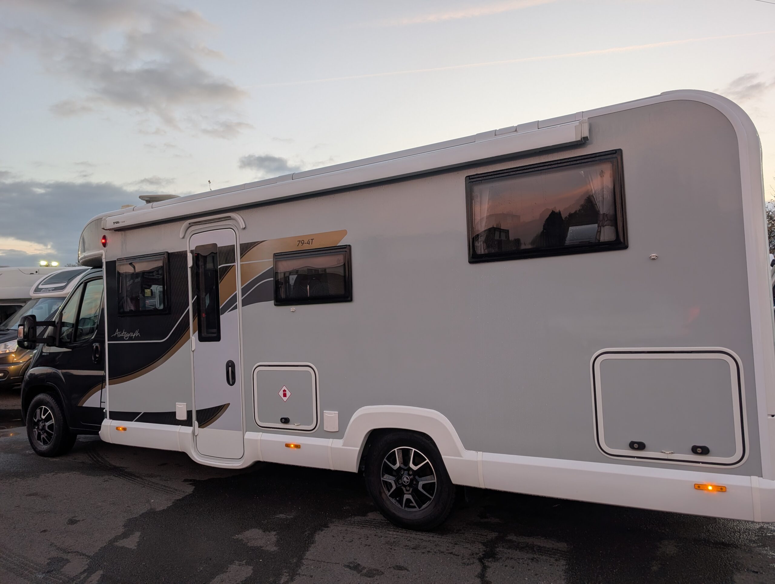 PXL 20251106 162827493.MP 