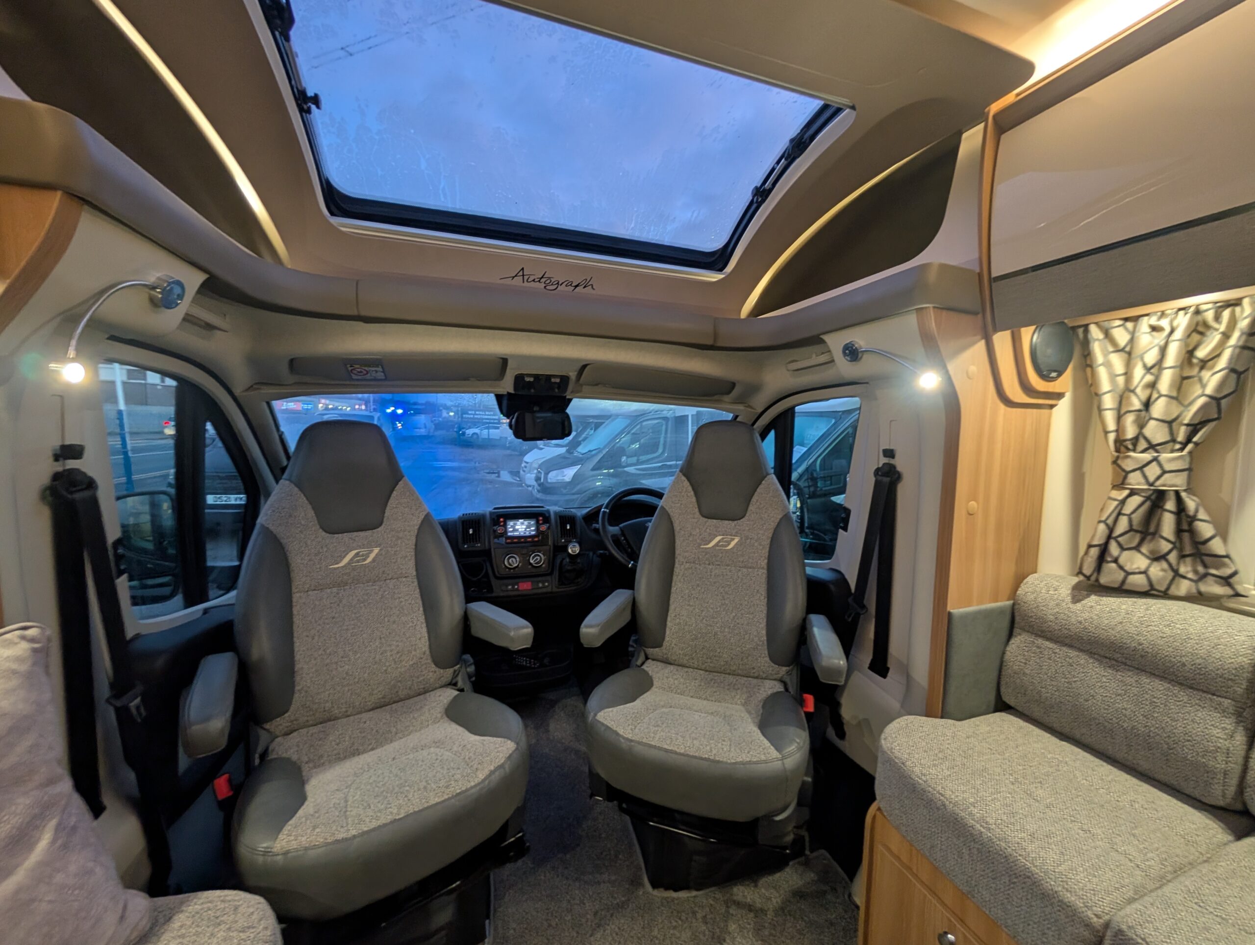 PXL 20251106 164254520