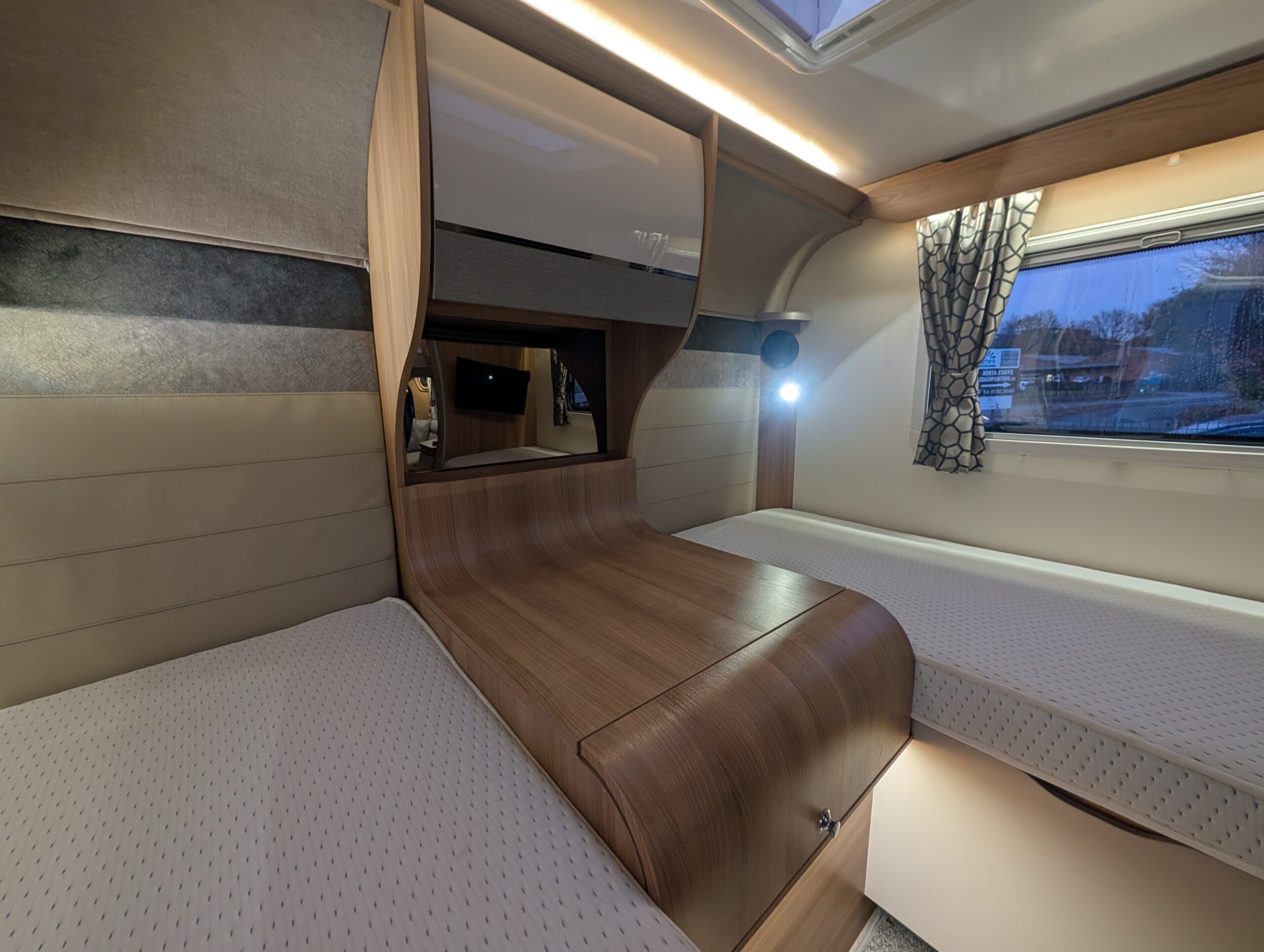 PXL 20251106 164352608