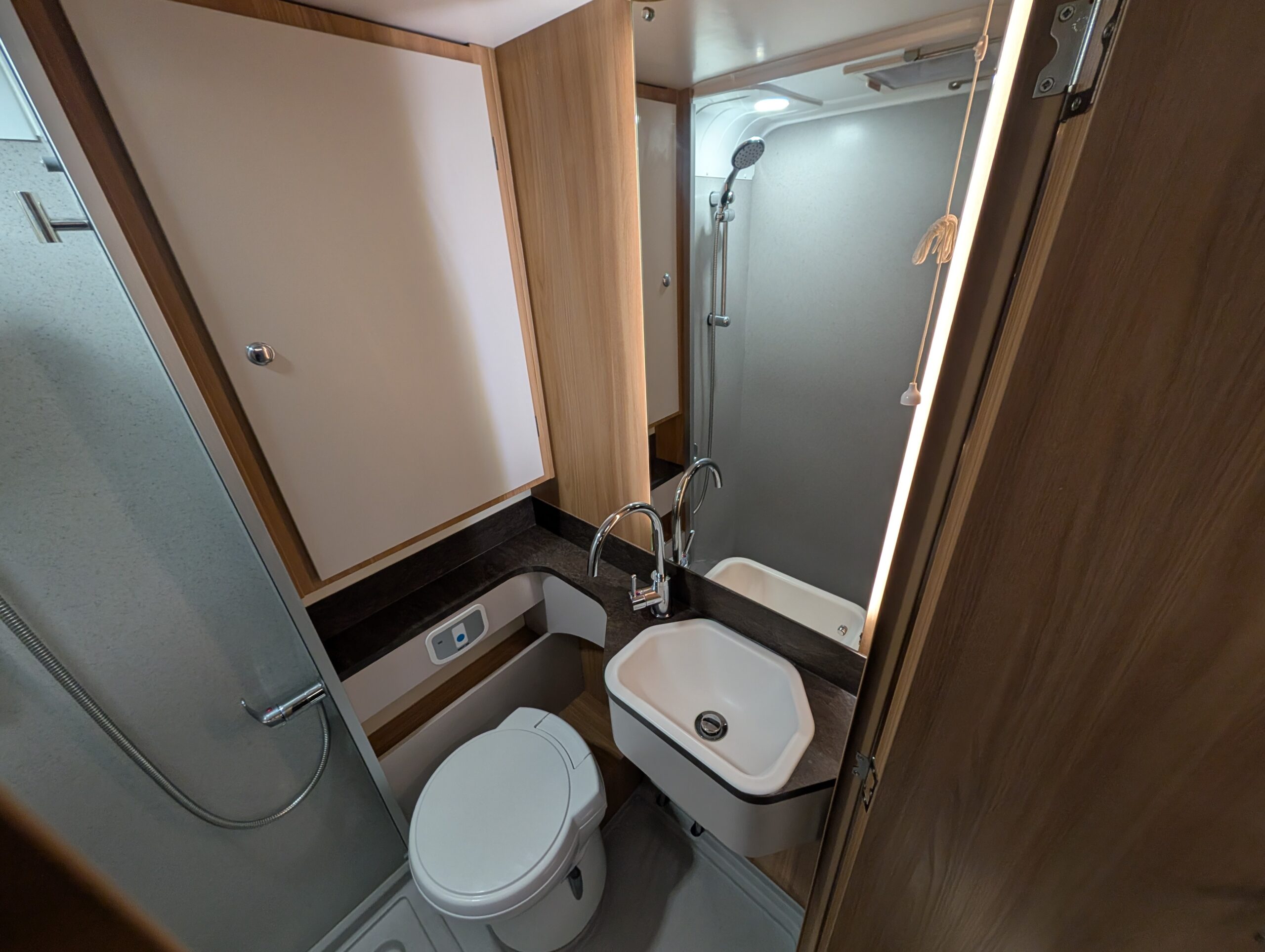 PXL 20251106 164447407