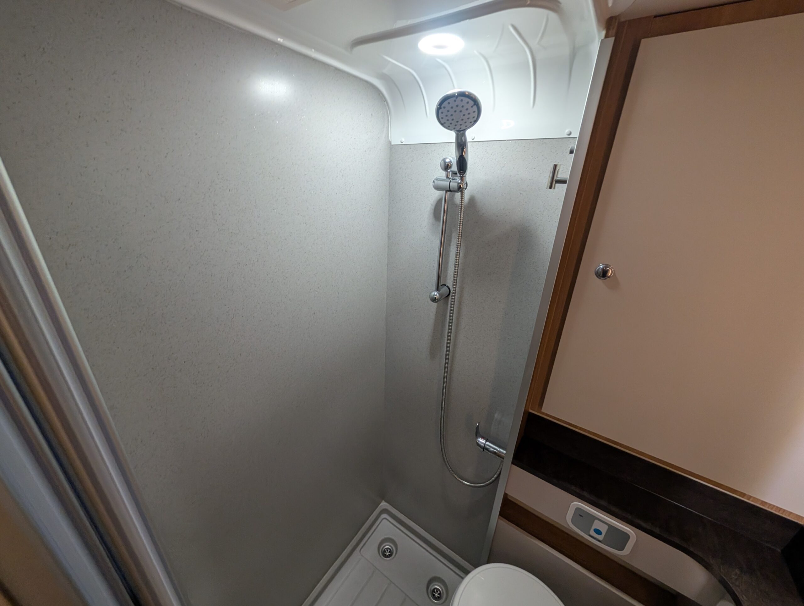 PXL 20251106 164449821