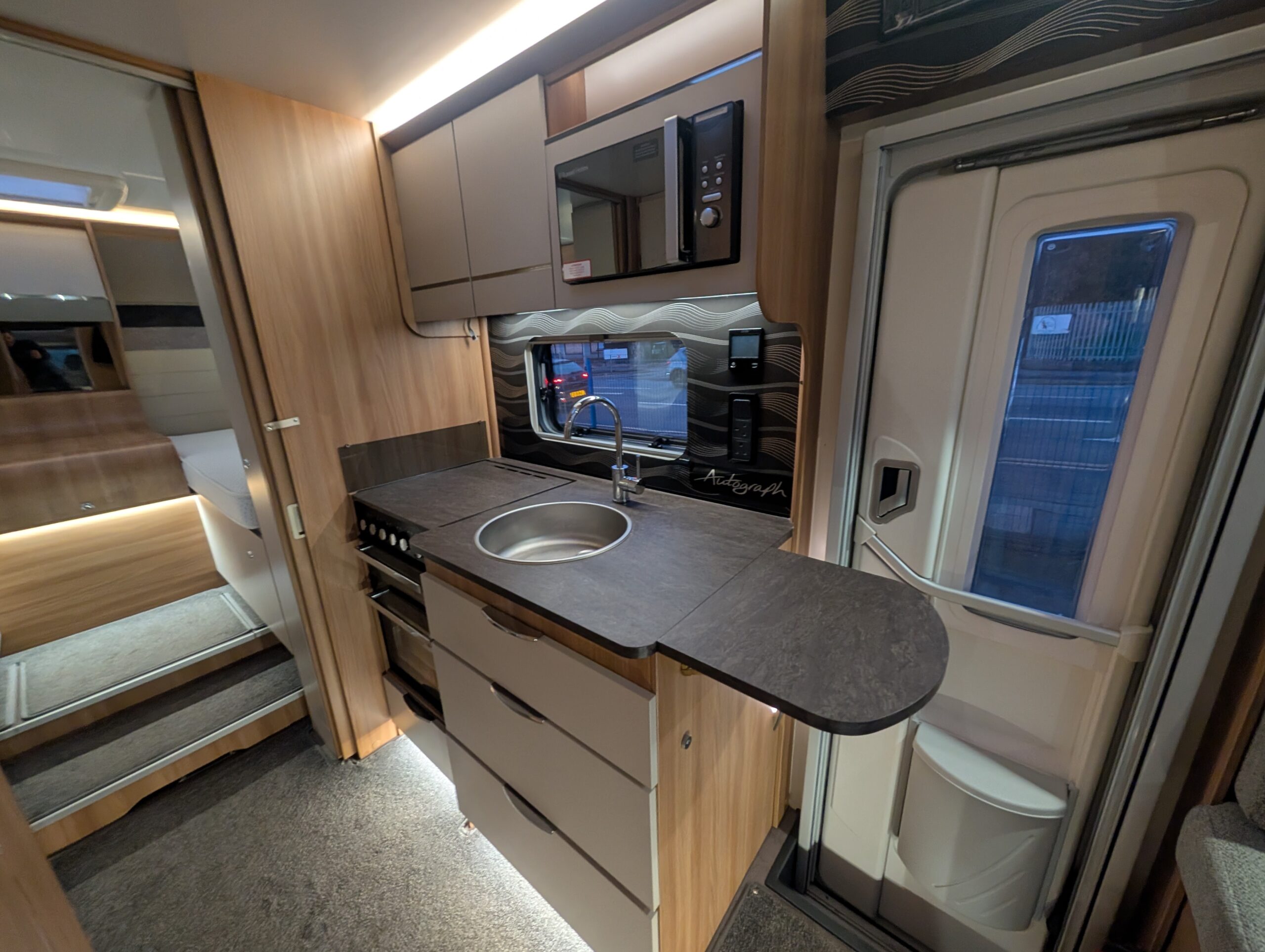 PXL 20251106 164456562