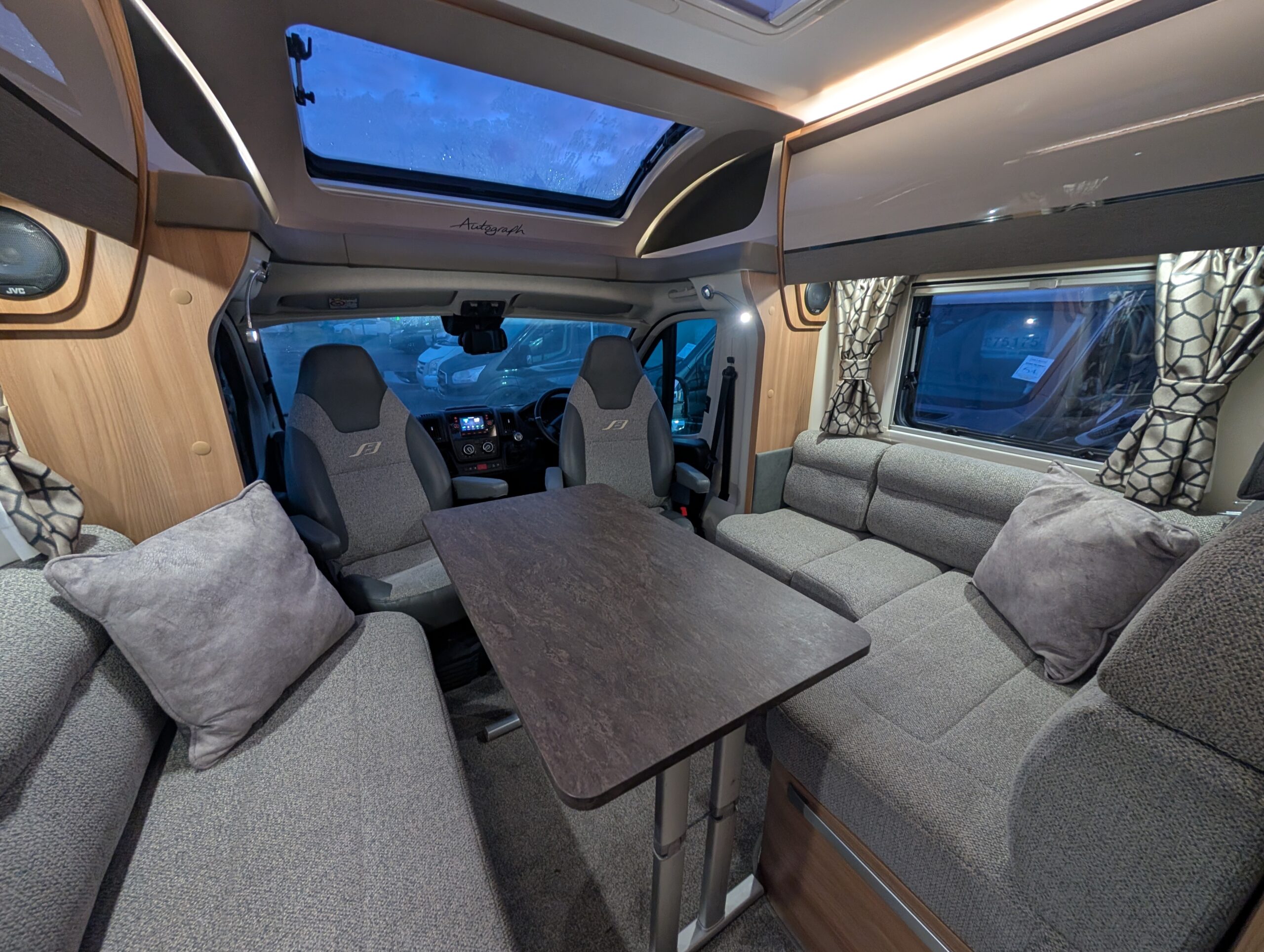 PXL 20251106 164621143