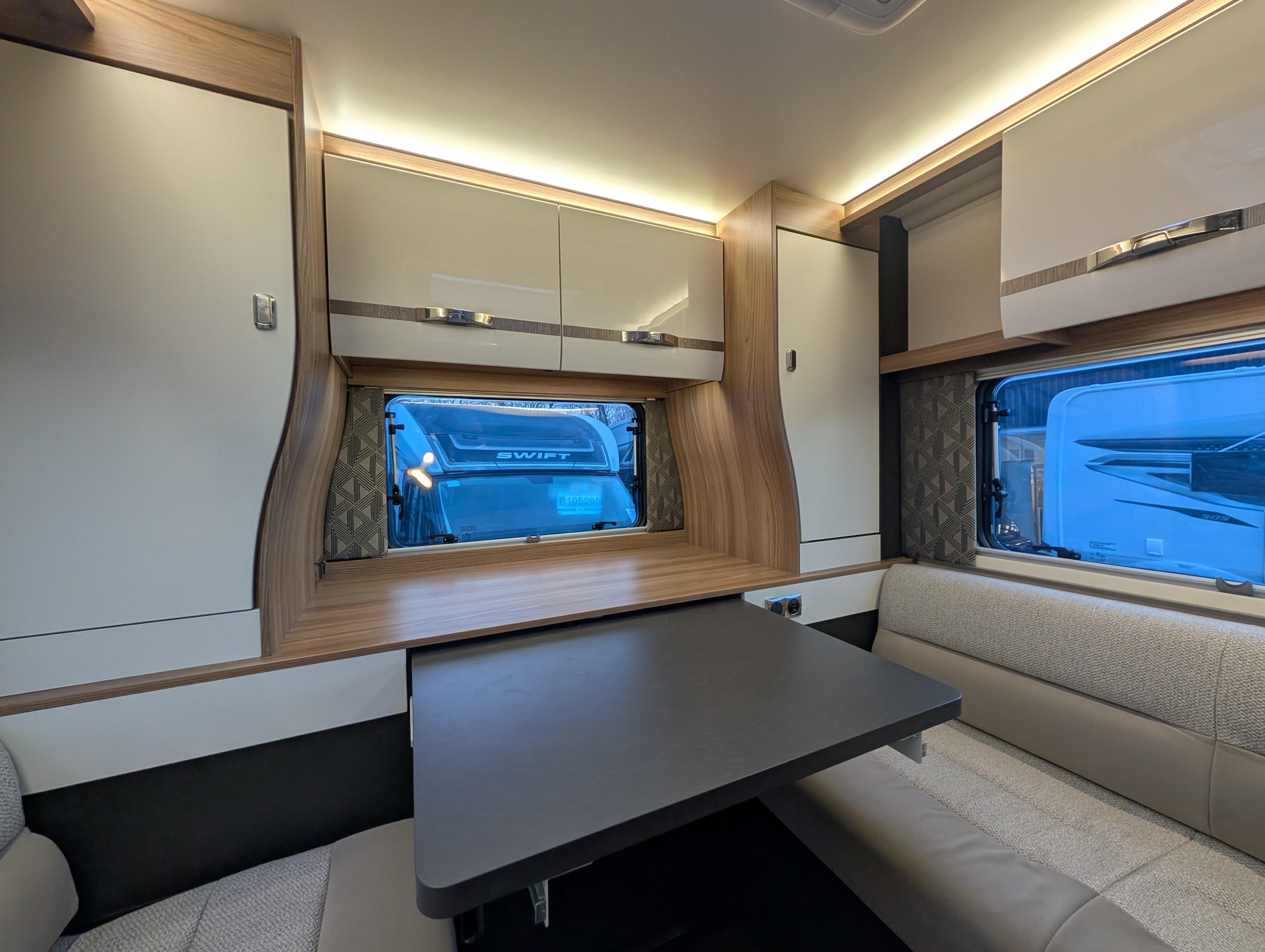 PXL 20251107 154657737