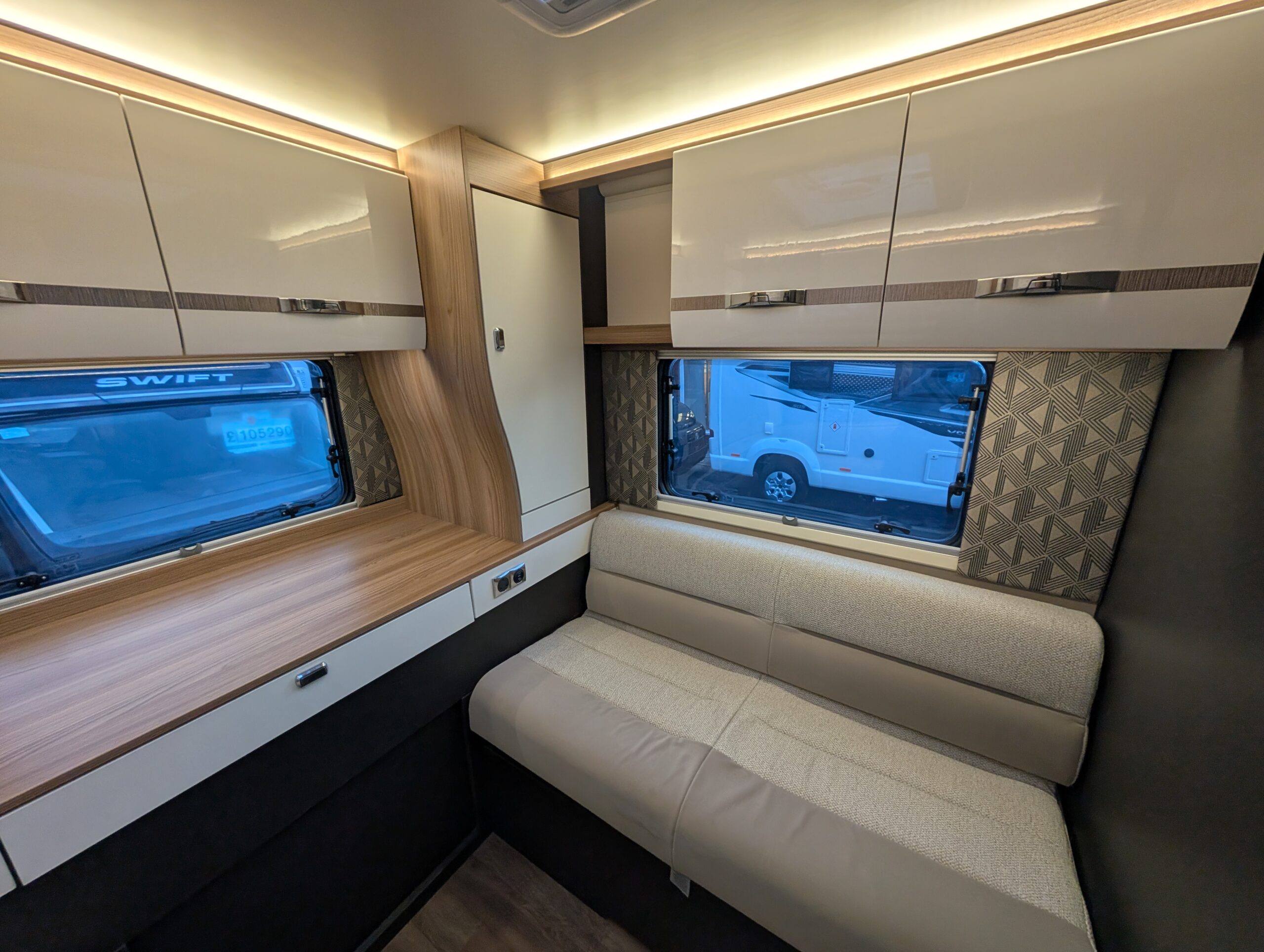 PXL 20251107 154704336