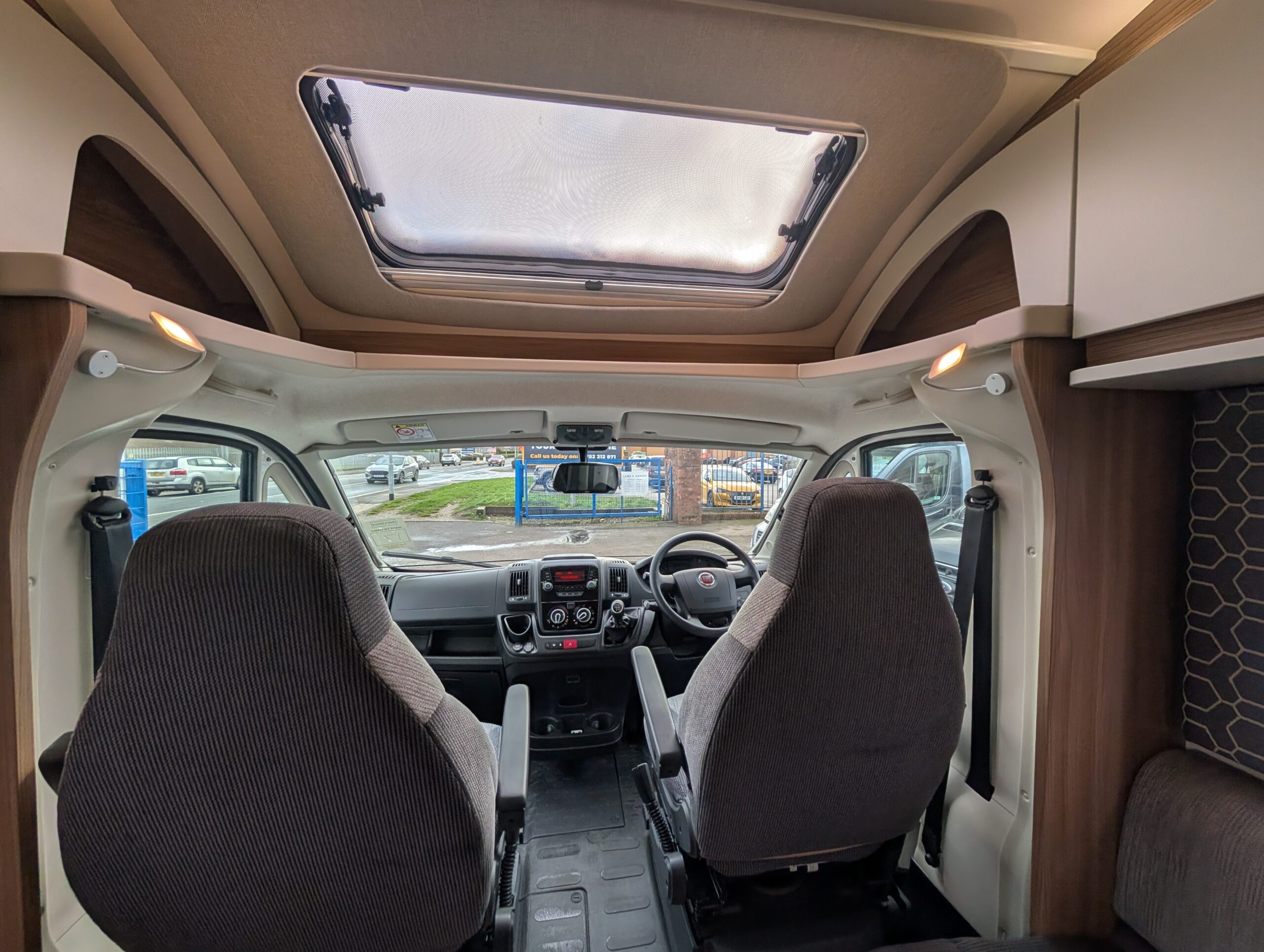 PXL 20251115 122109985