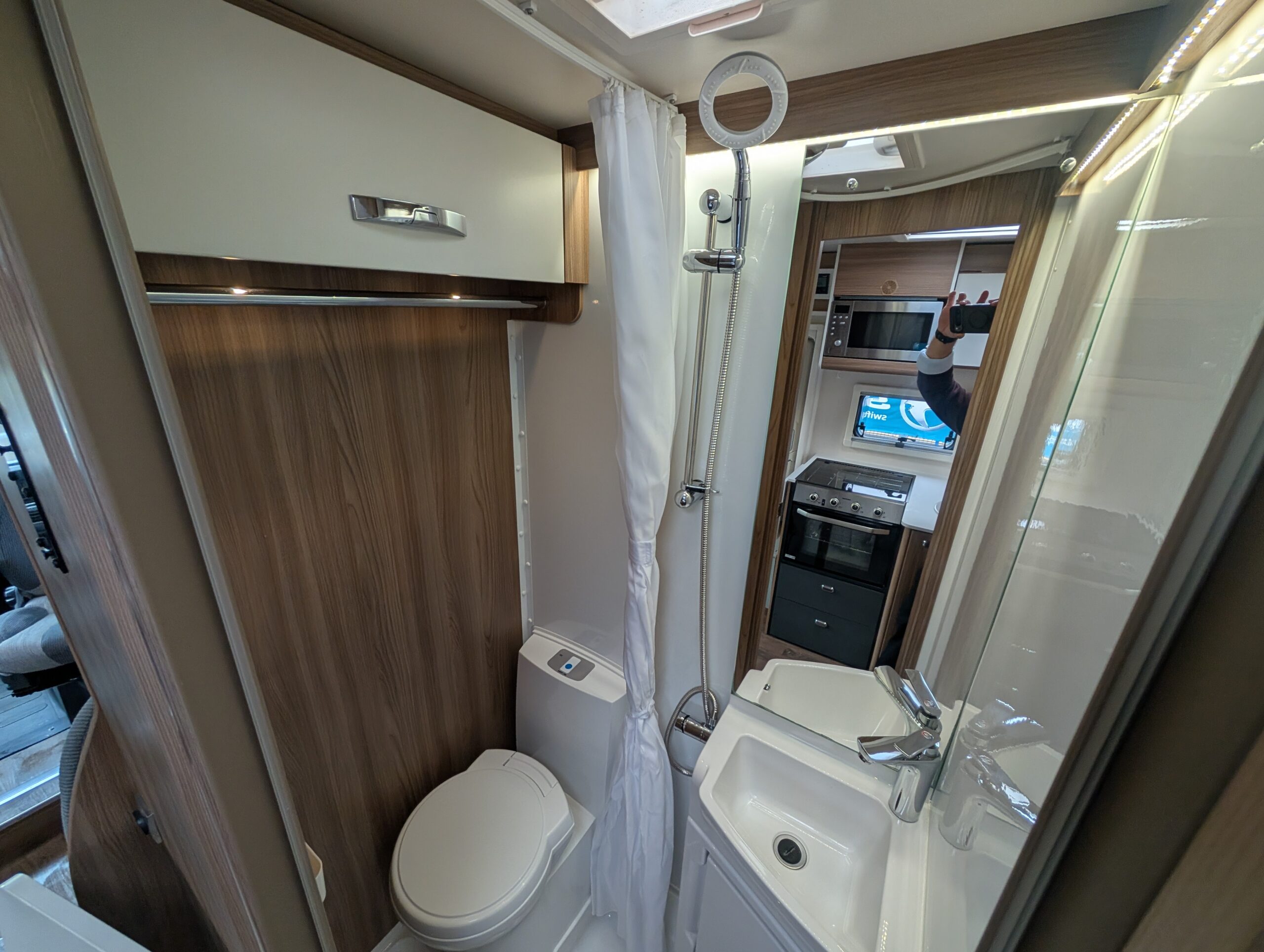 PXL 20251115 122158111.MP 