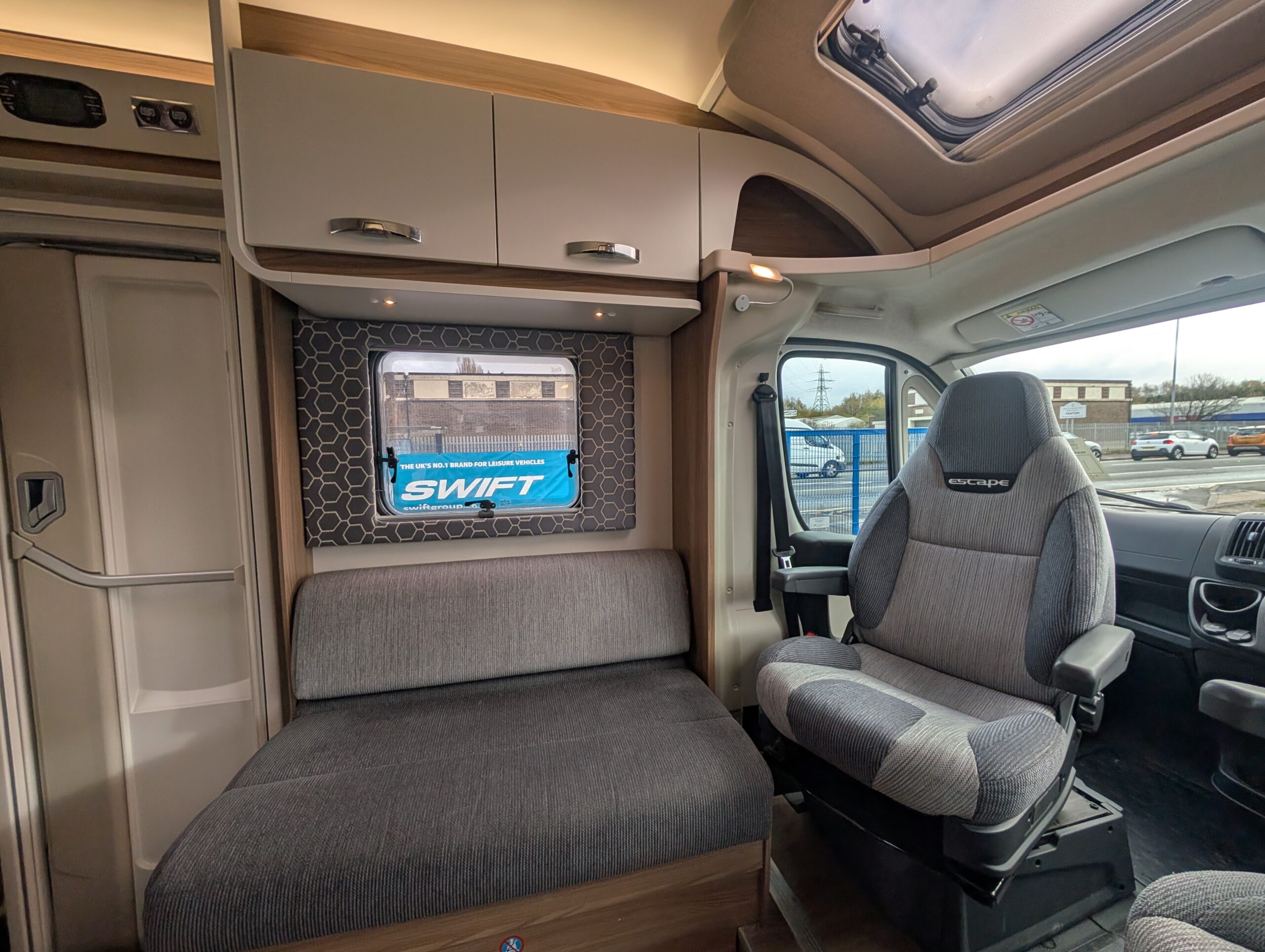 PXL 20251115 122448427