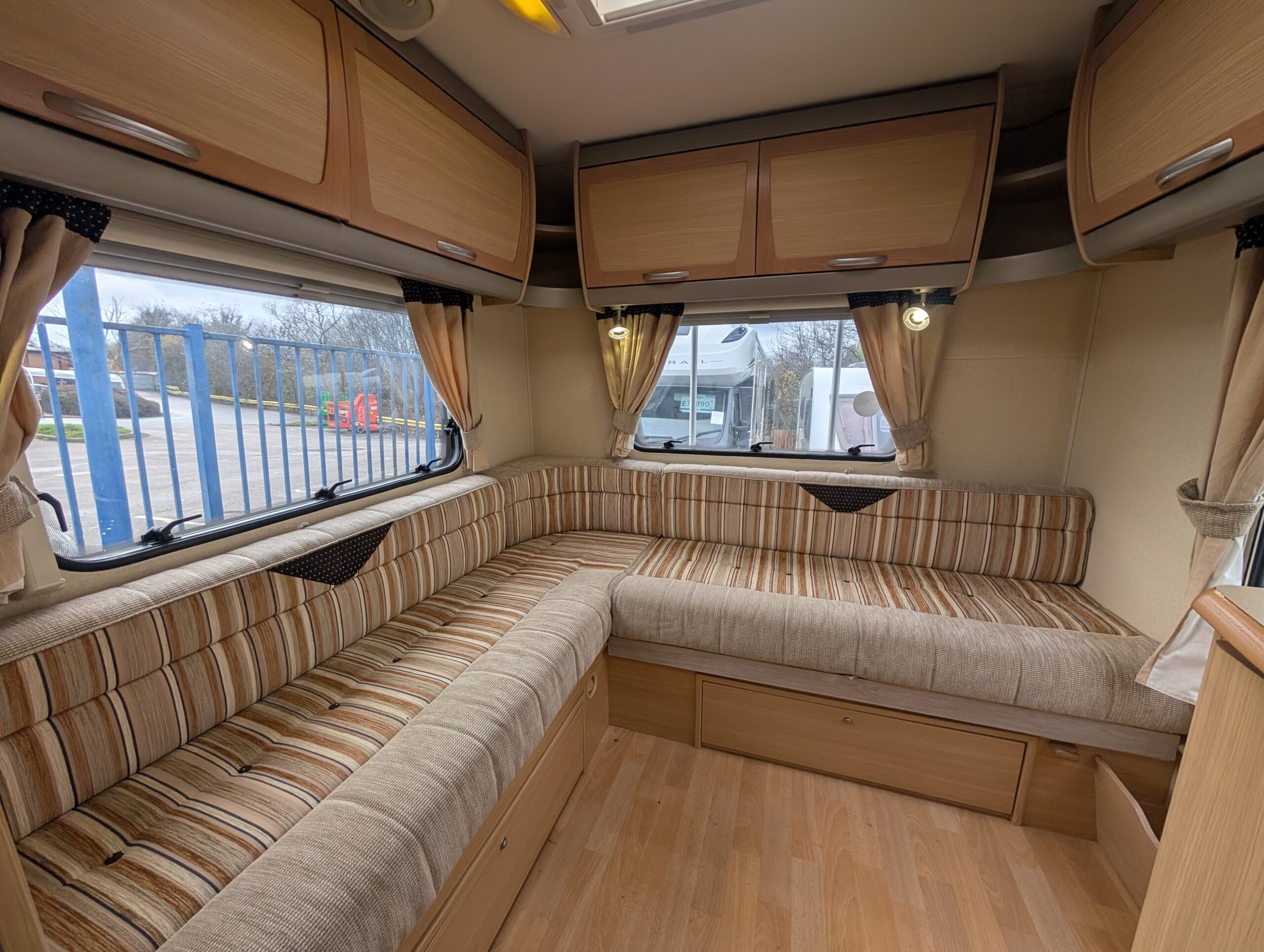 PXL 20251115 124130320