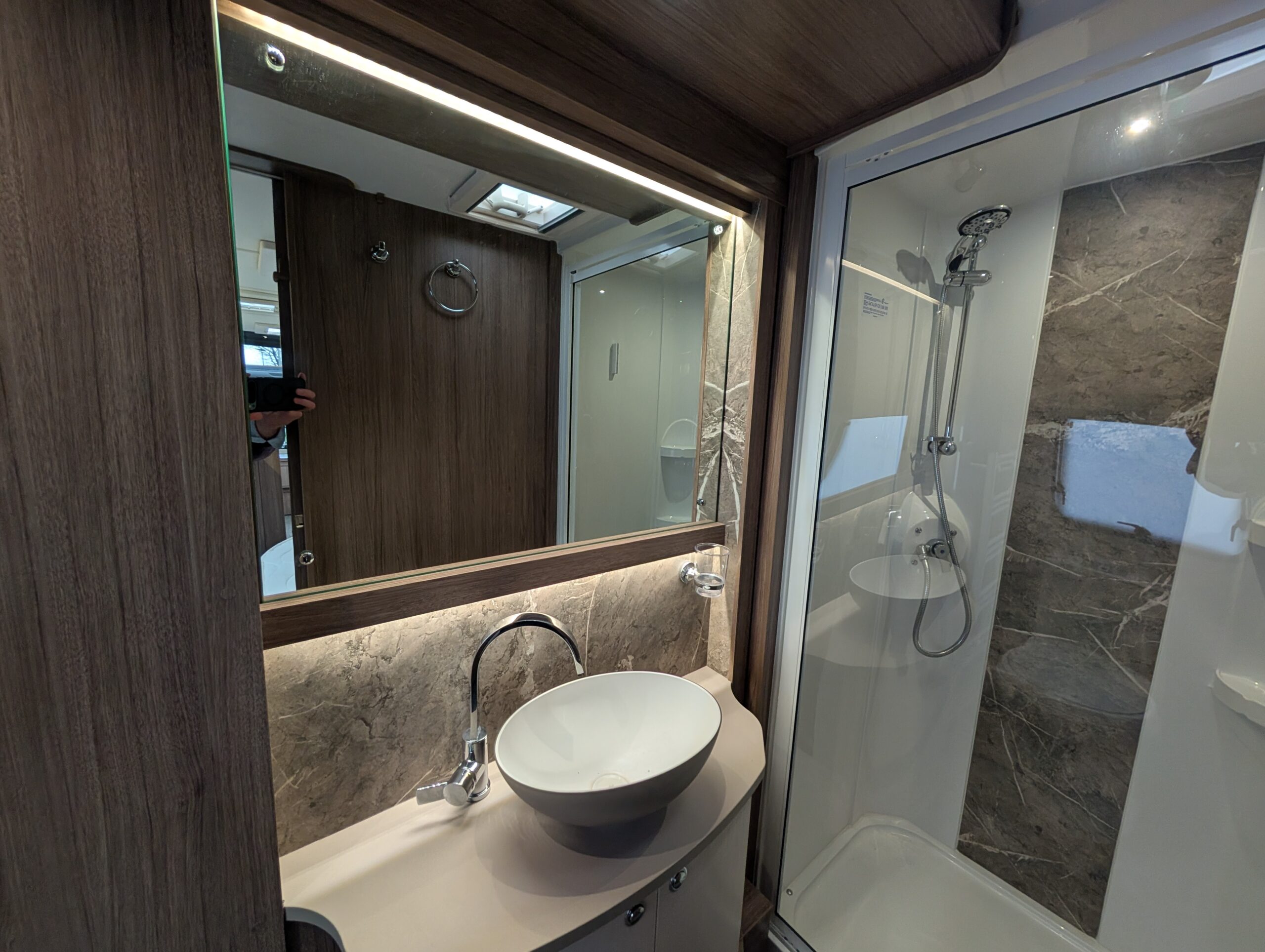 PXL 20251115 140416247