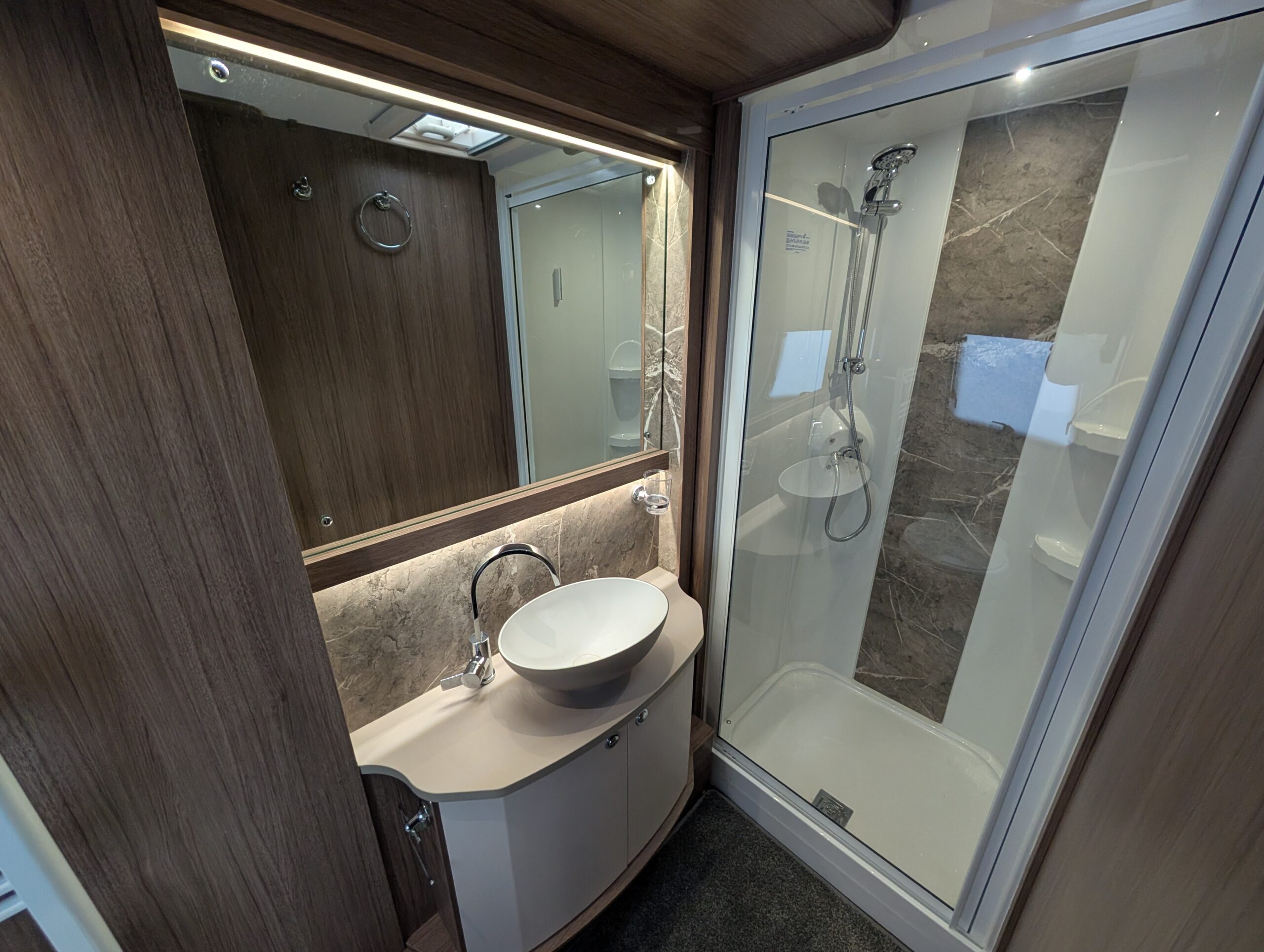 PXL 20251115 140418040