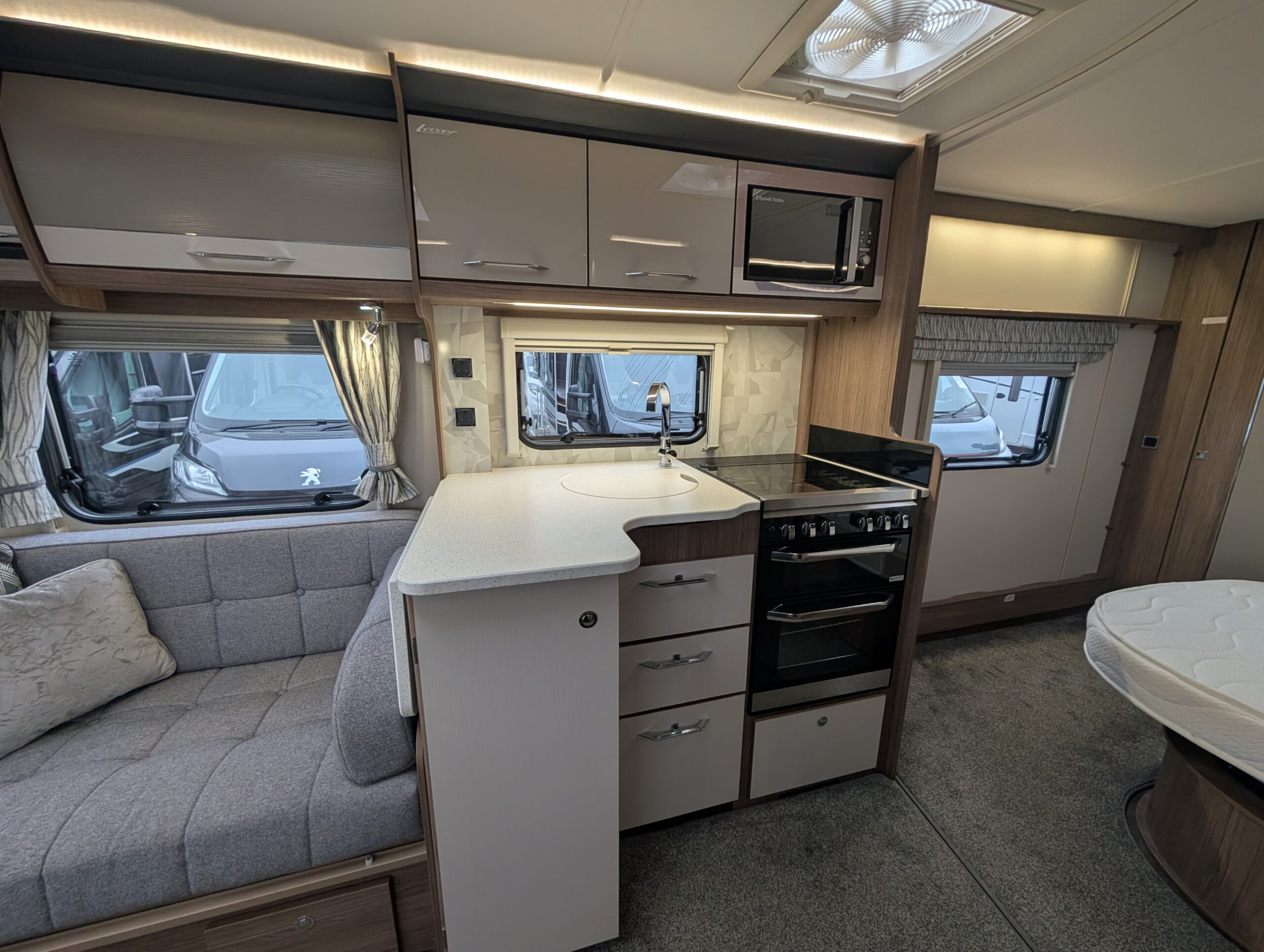 PXL 20251115 140601215