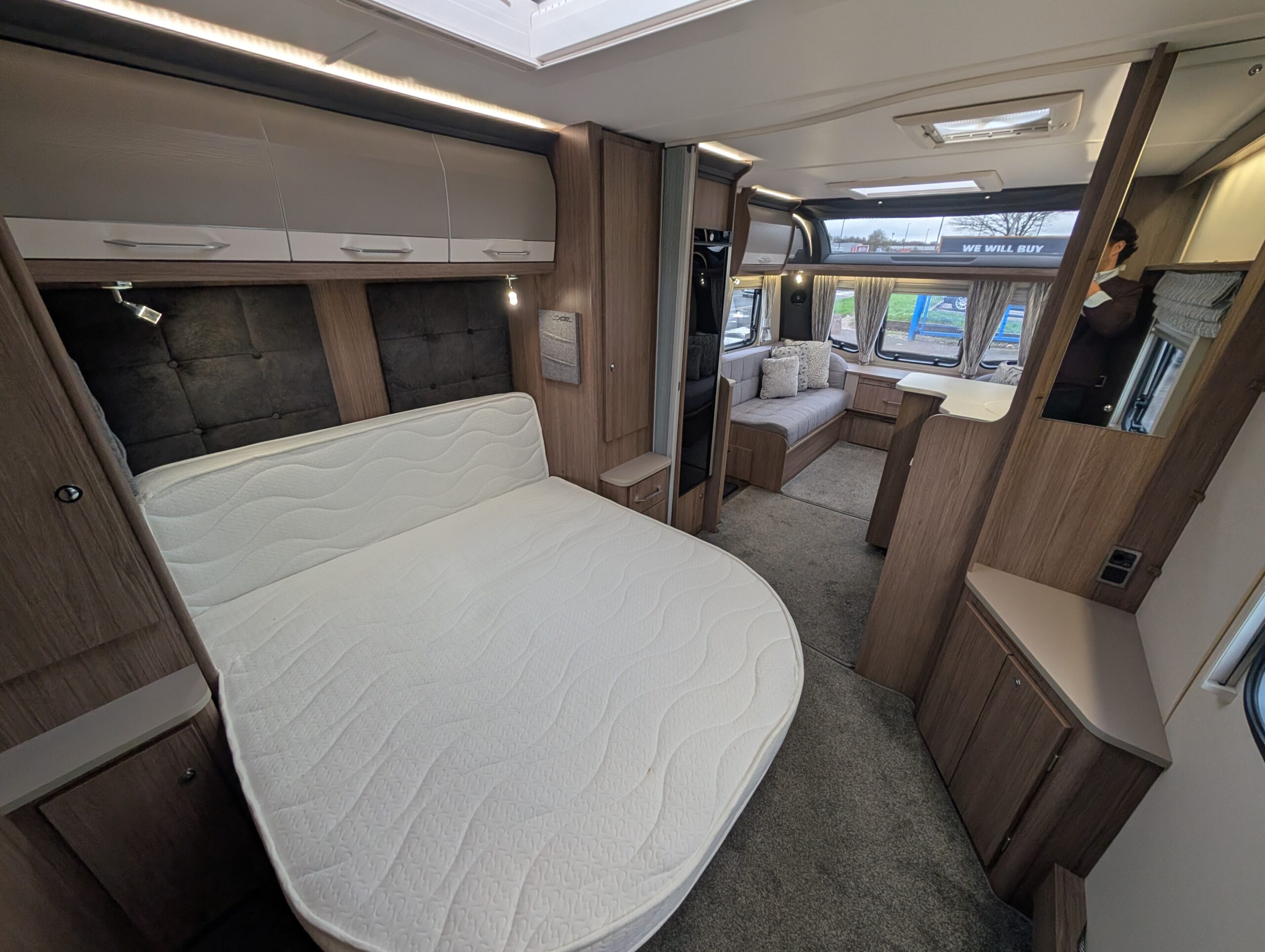 PXL 20251115 140628299 1