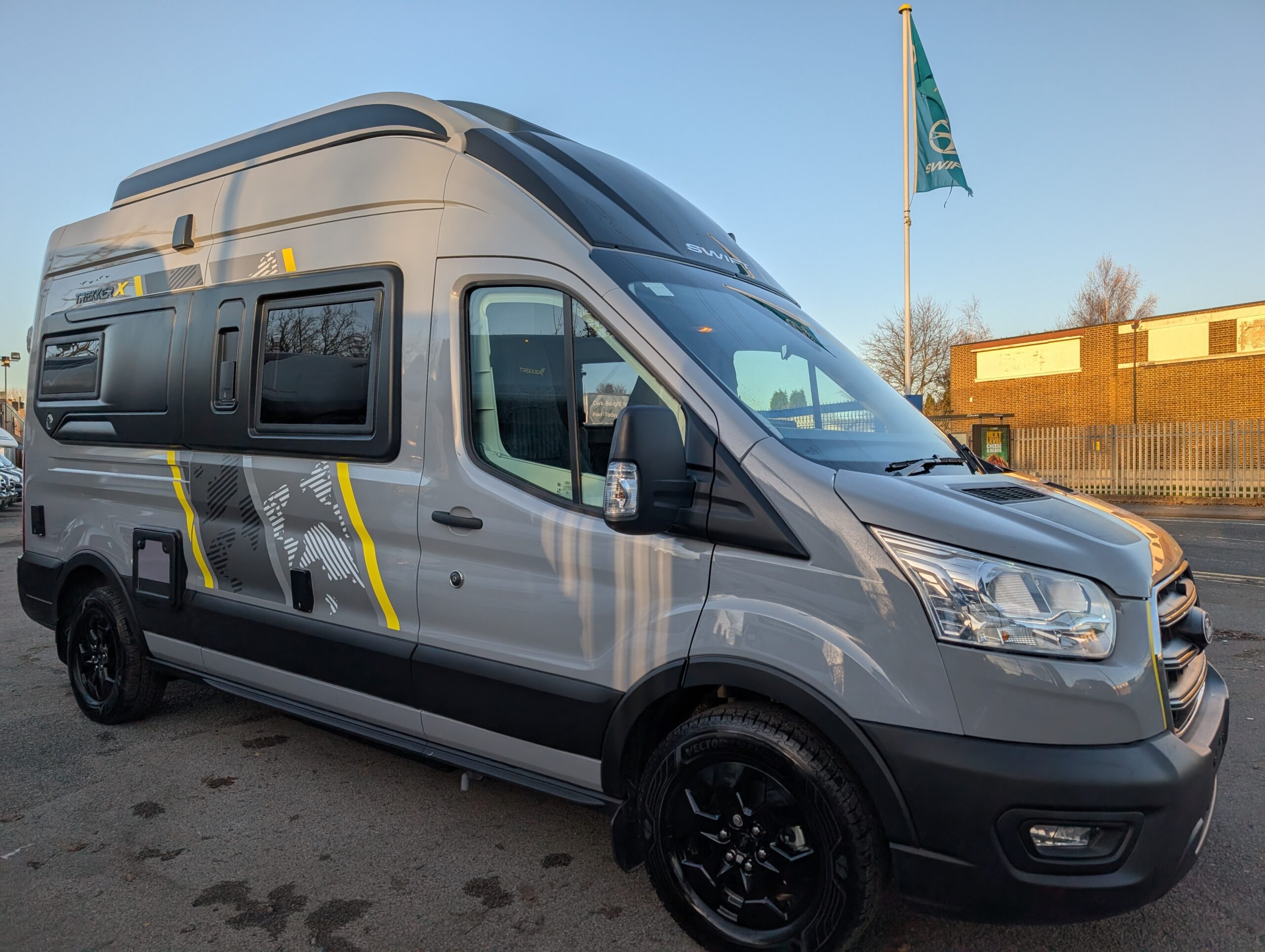 PXL 20251117 145834802.MP 