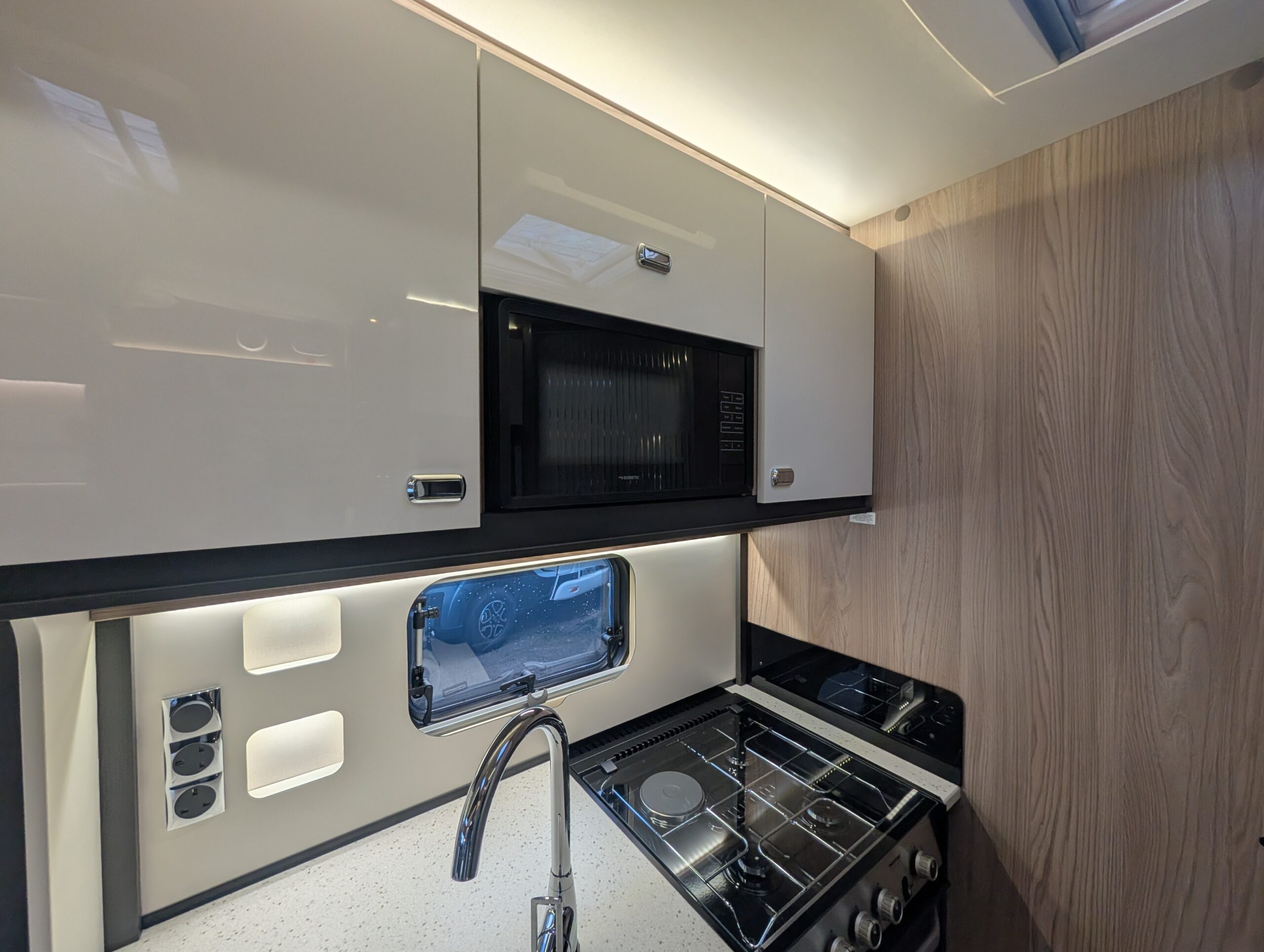 PXL 20251124 152740421